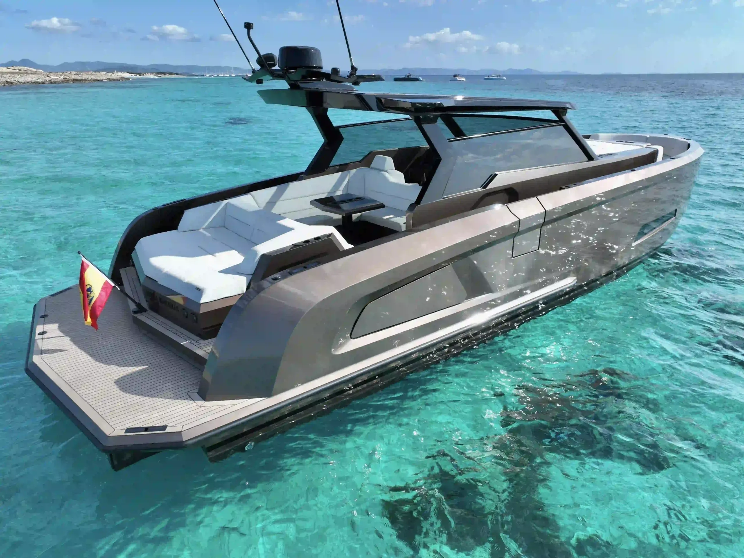 Vanquish 45 T-Top yacht charter, photo 8