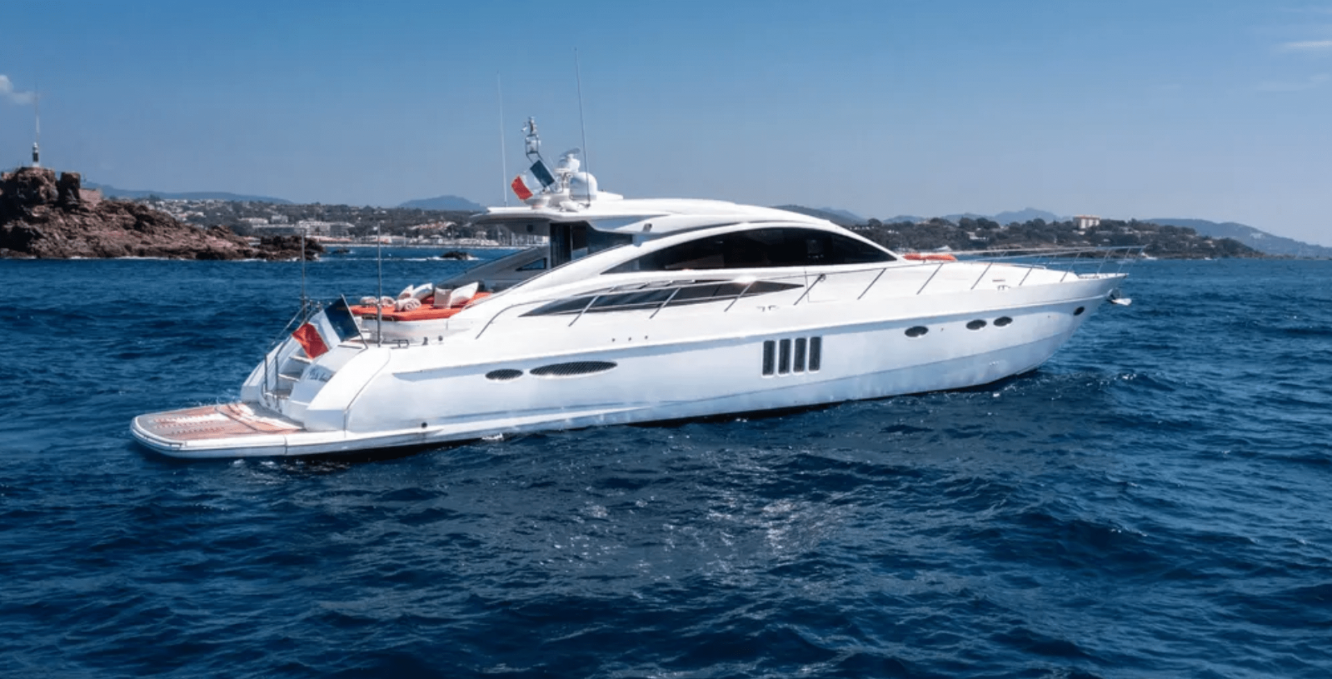 PRINCESS V70 yacht charter, photo 6