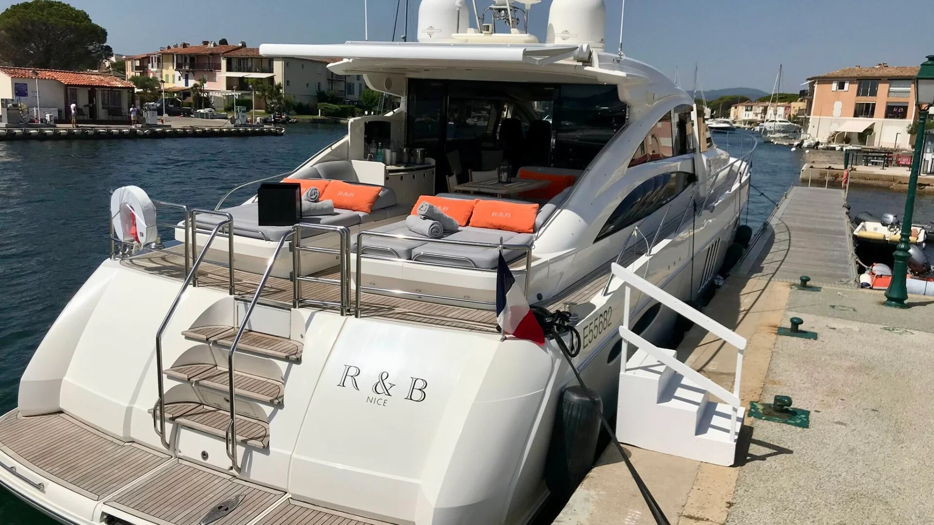 PRINCESS V70 yacht charter, photo 8