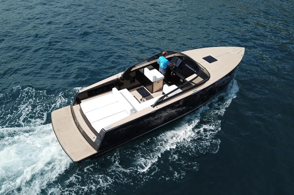 VANDUTCH 32 luxury yacht charter French Riviera