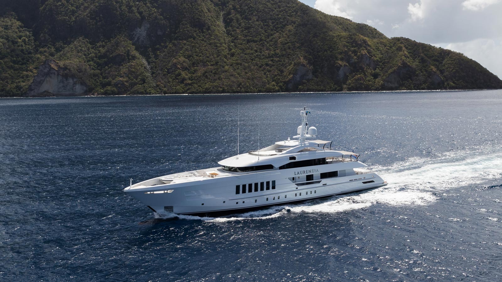 LAURENTIA yacht charter, photo 2