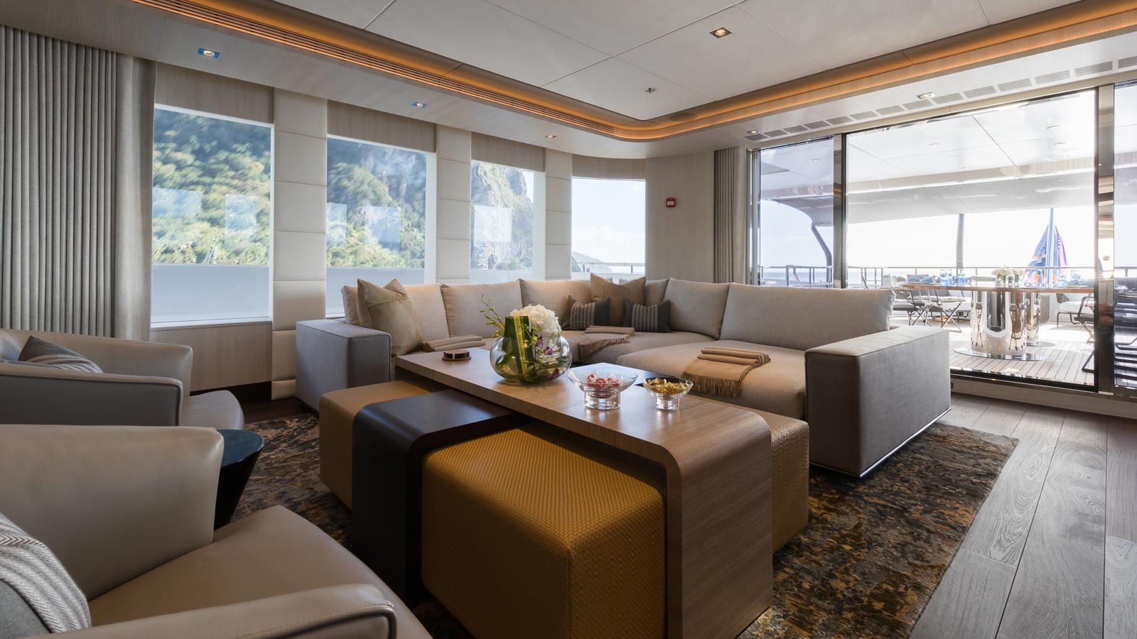 LAURENTIA yacht charter, photo 7