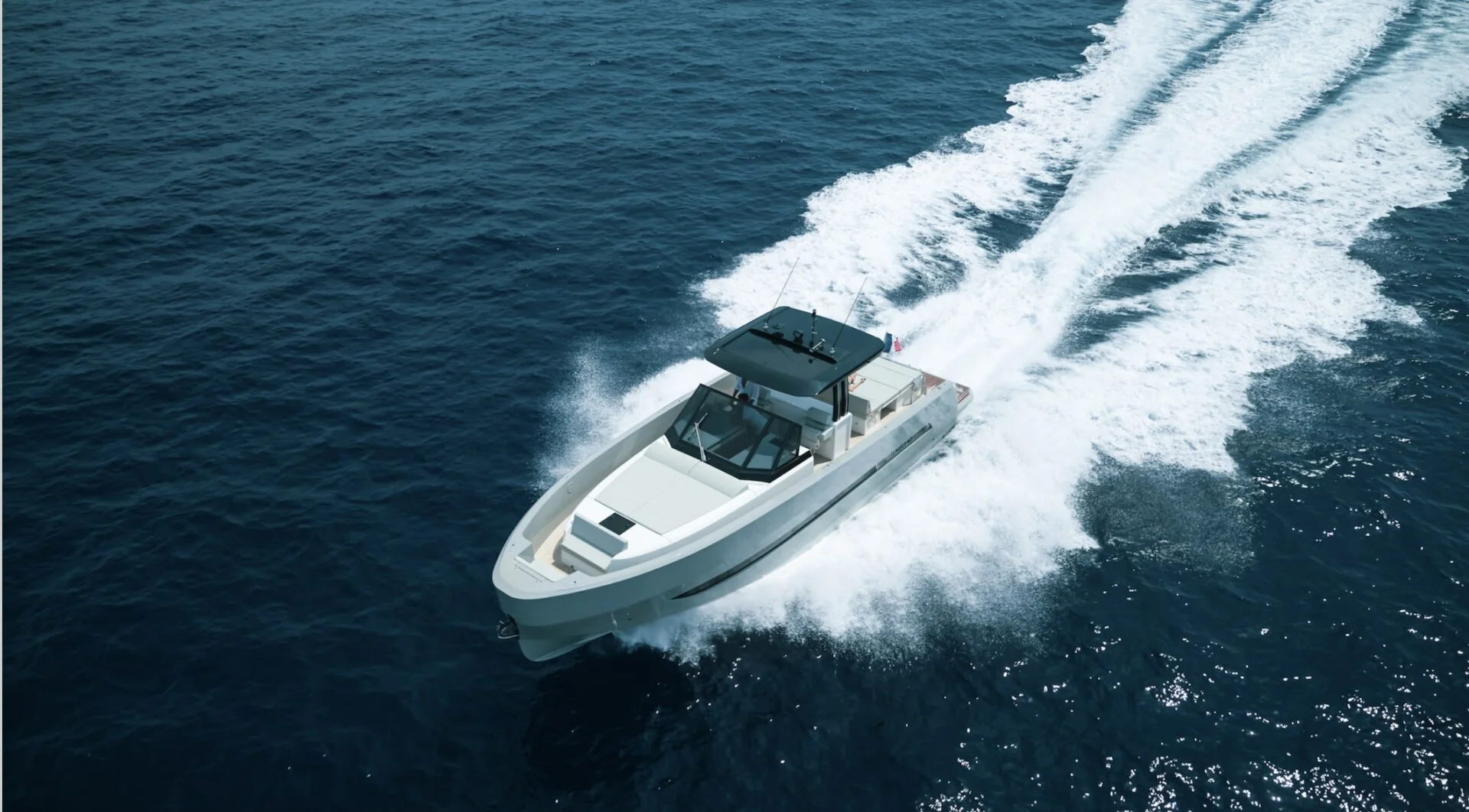 MED 42 yacht charter, photo 6
