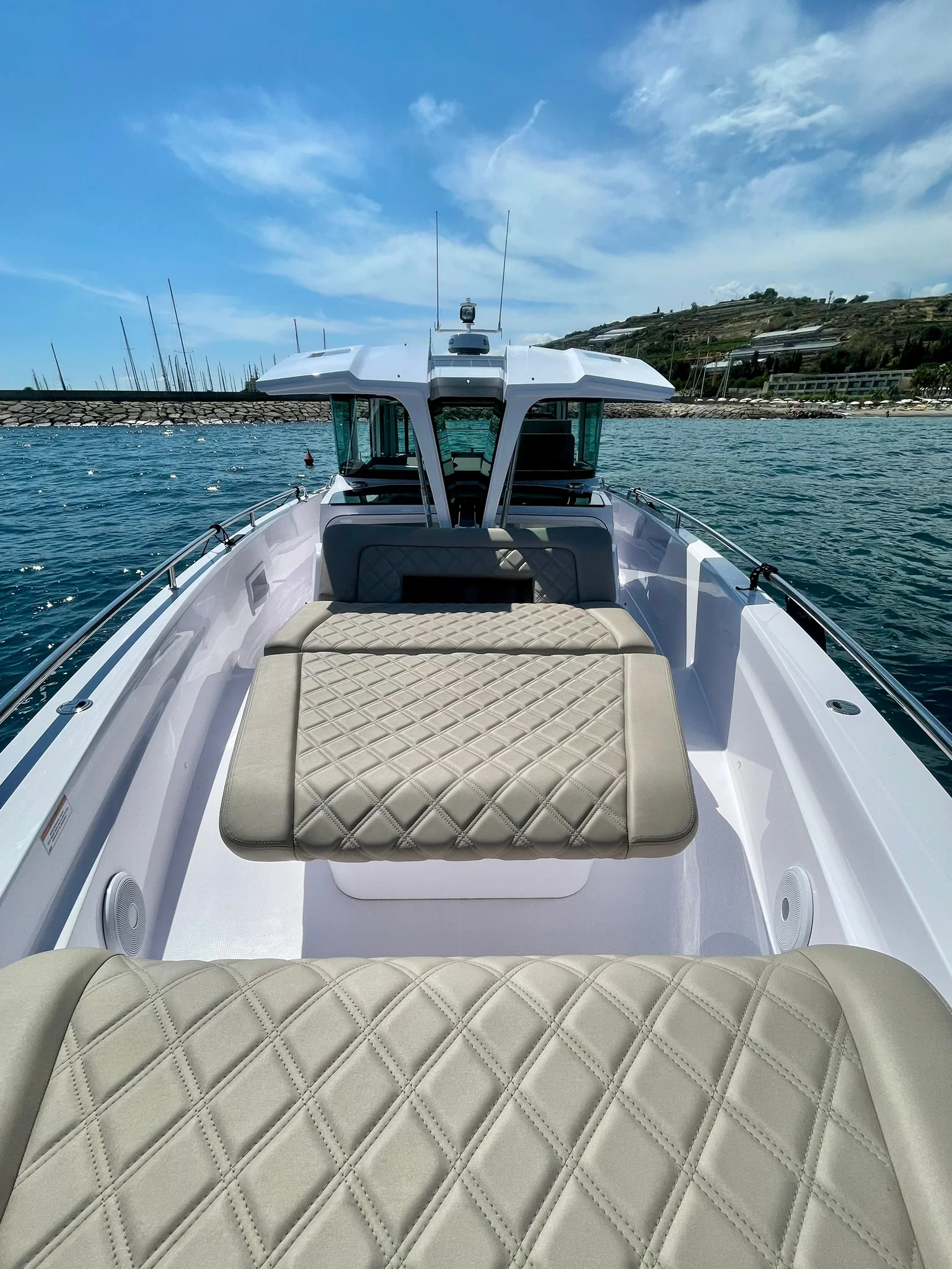 AXOPAR 37 yacht charter, photo 3