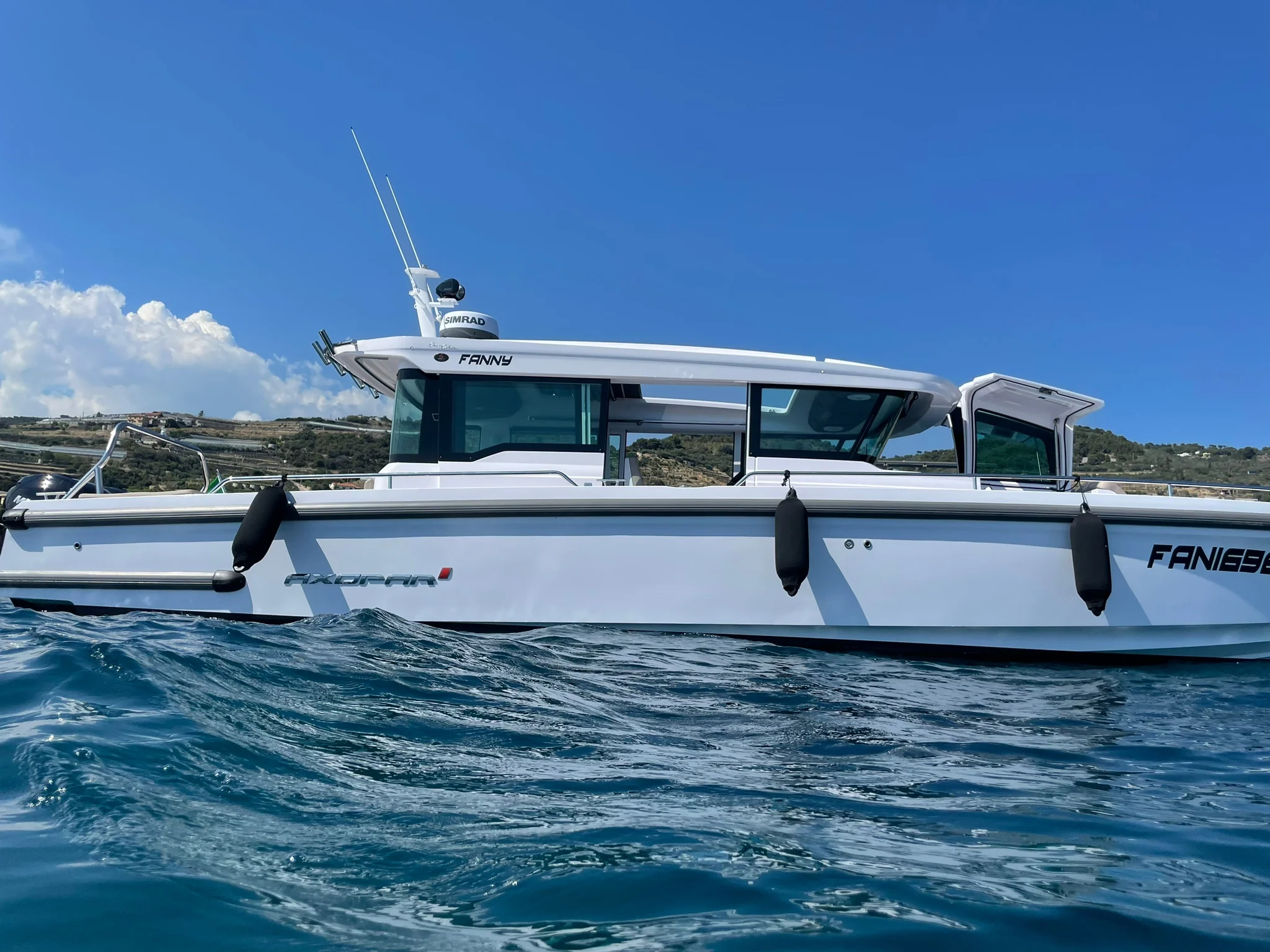 AXOPAR 37 yacht charter, photo 5