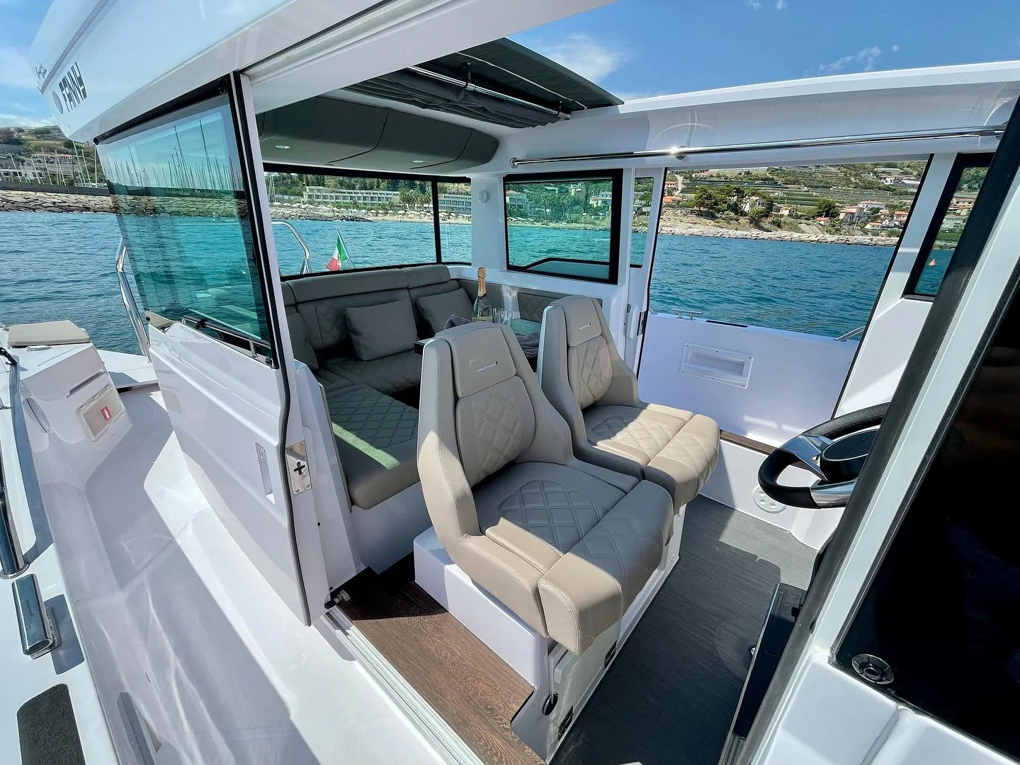 AXOPAR 37 yacht charter, photo 4