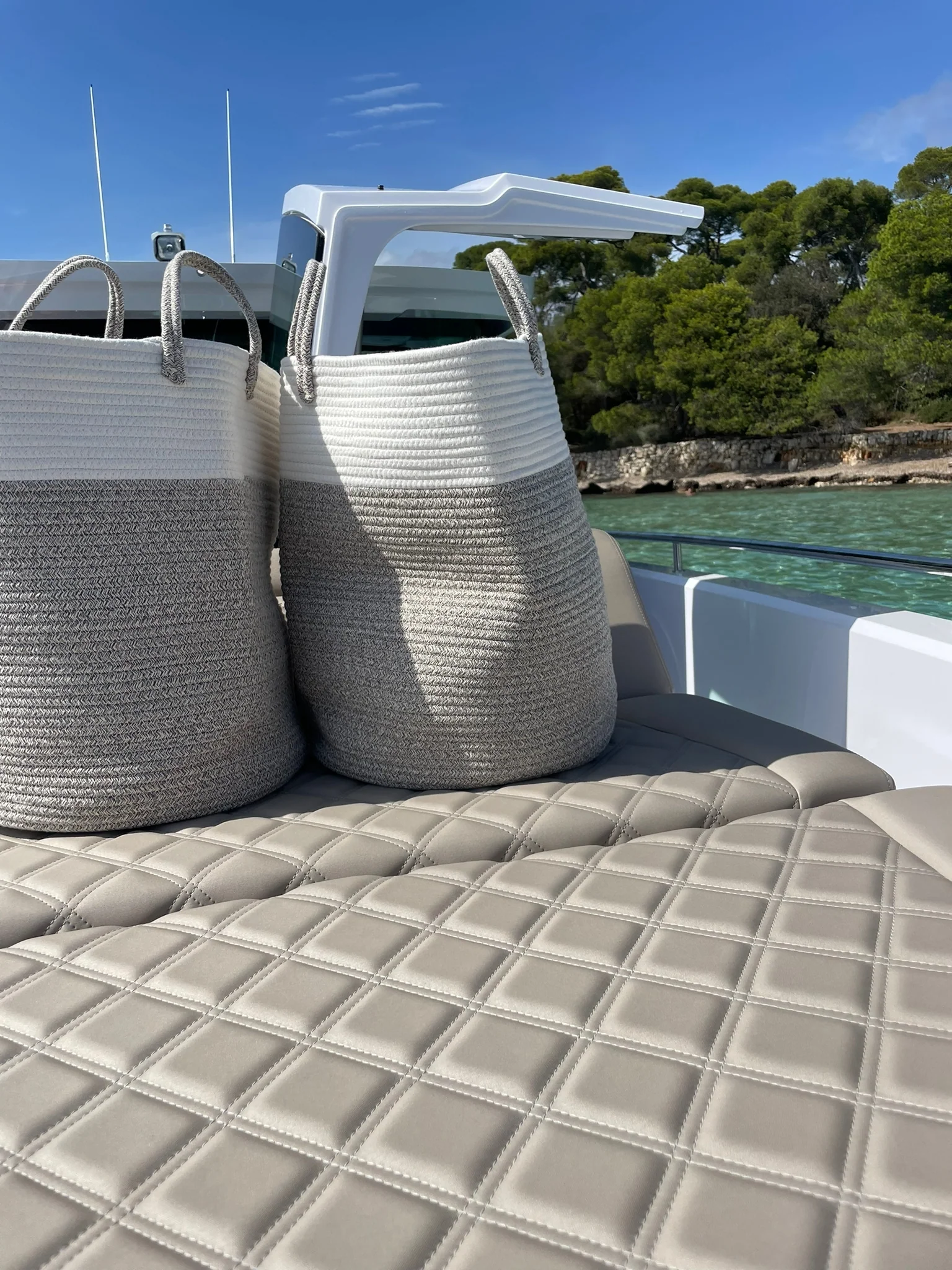 AXOPAR 37 yacht charter, photo 6