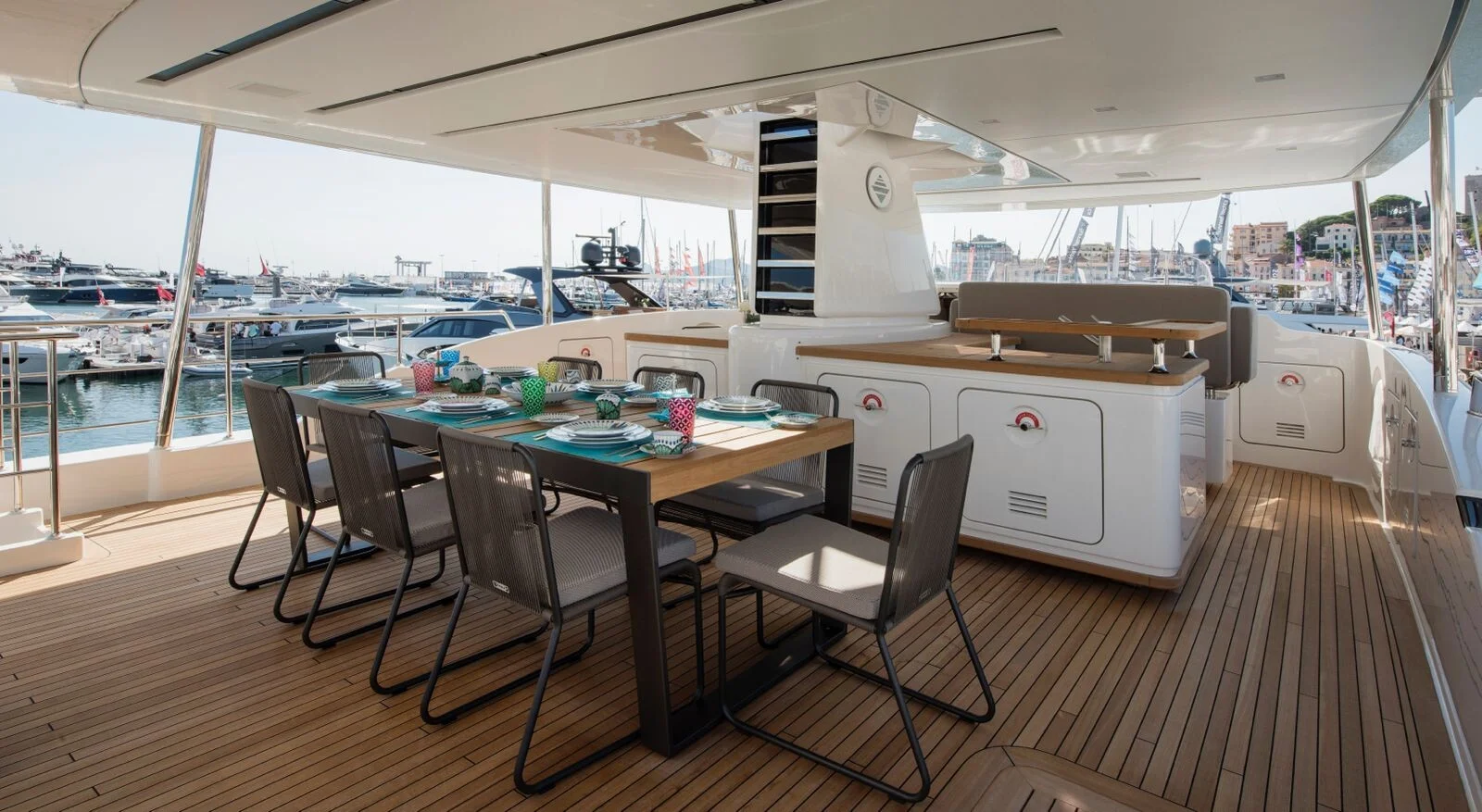 SANLORENZO SD 92 yacht charter, photo 4