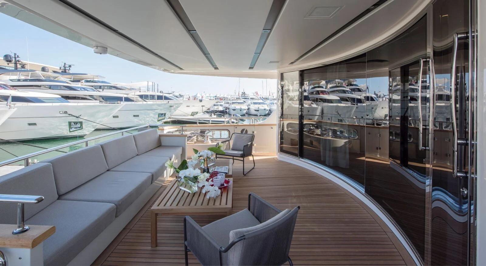 SANLORENZO SD 92 yacht charter, photo 5