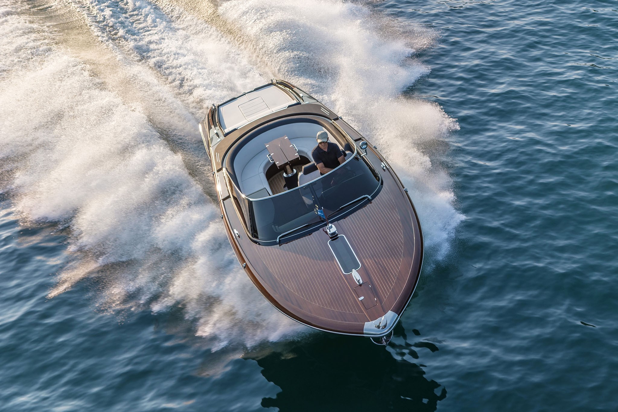 Aquariva 33 yacht charter, photo 8