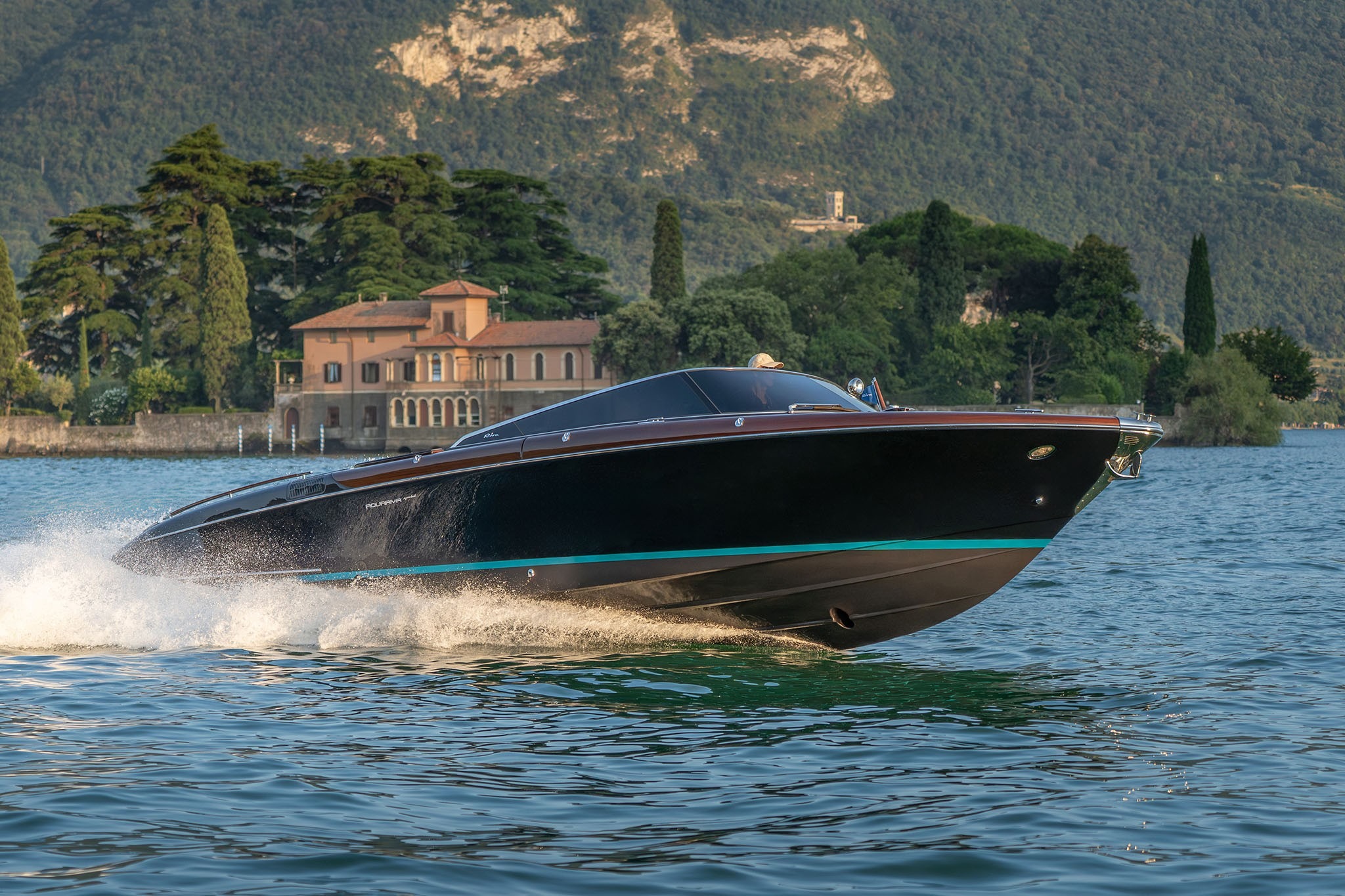 Aquariva 33 luxury yacht charter French Riviera