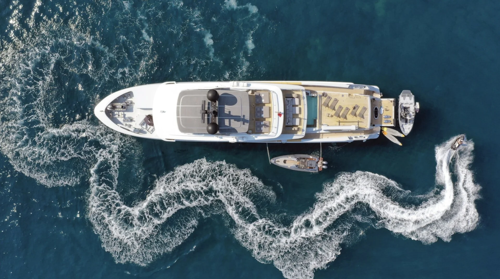X yacht charter, photo 8