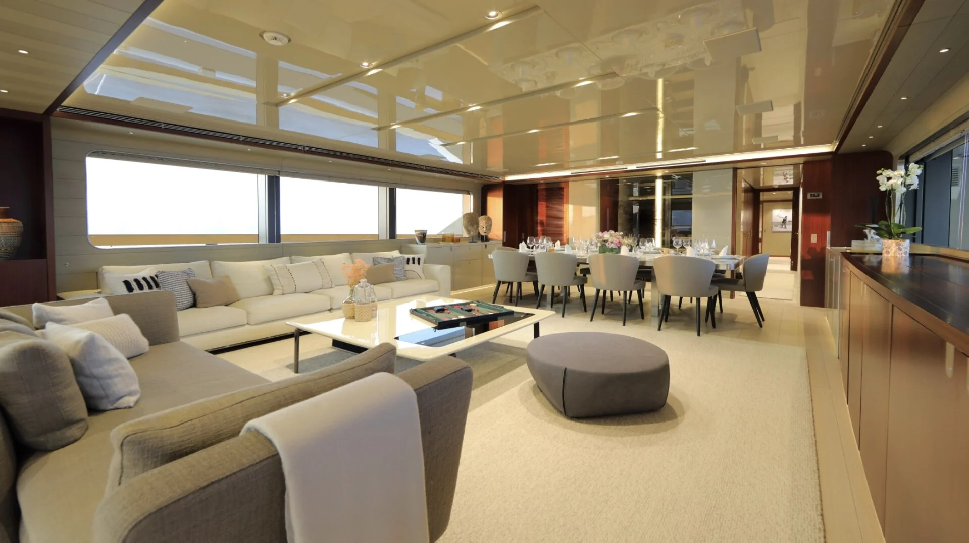 X yacht charter, photo 4