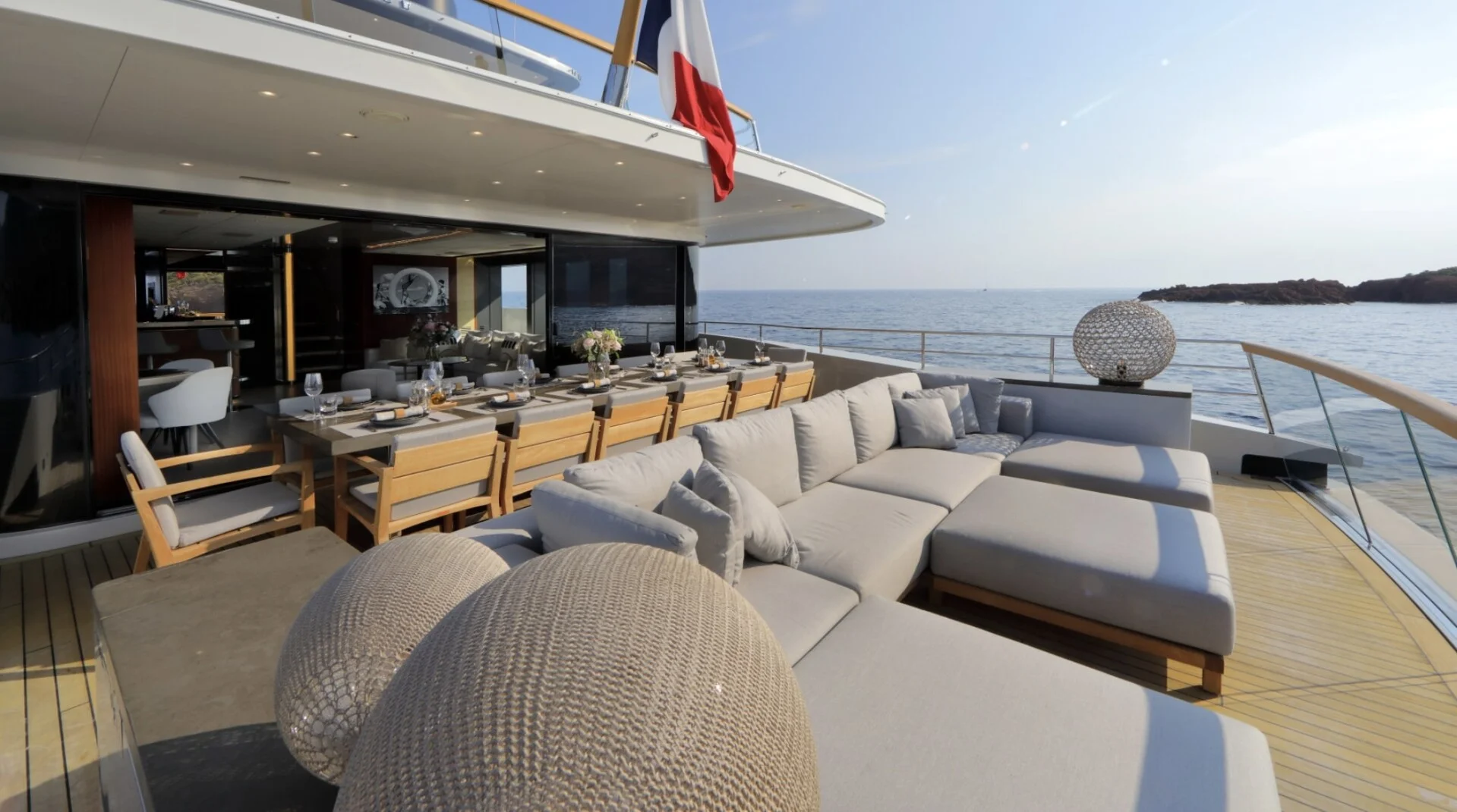 X yacht charter, photo 3