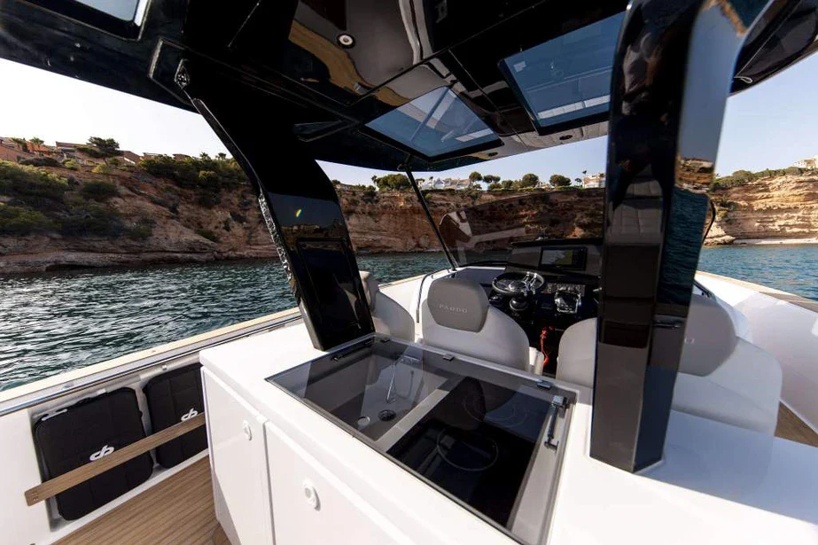 PARDO 38 yacht charter, photo 6