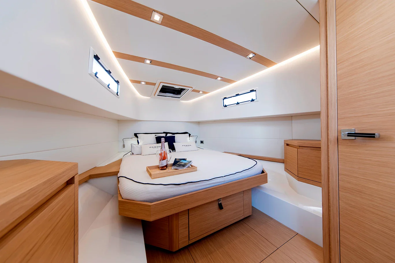PARDO 38 yacht charter, photo 4