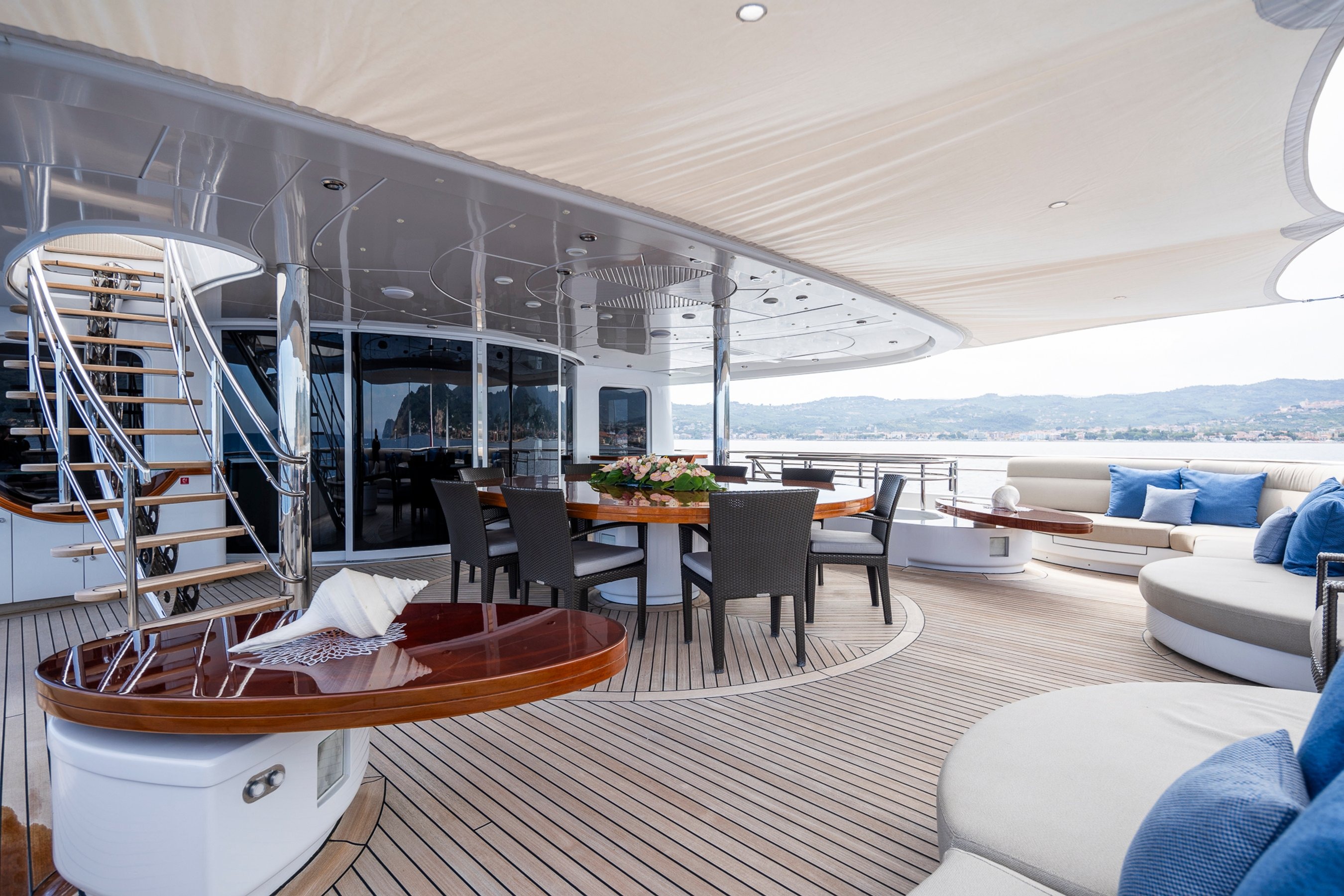 TALISMAN MAITON yacht charter, photo 3