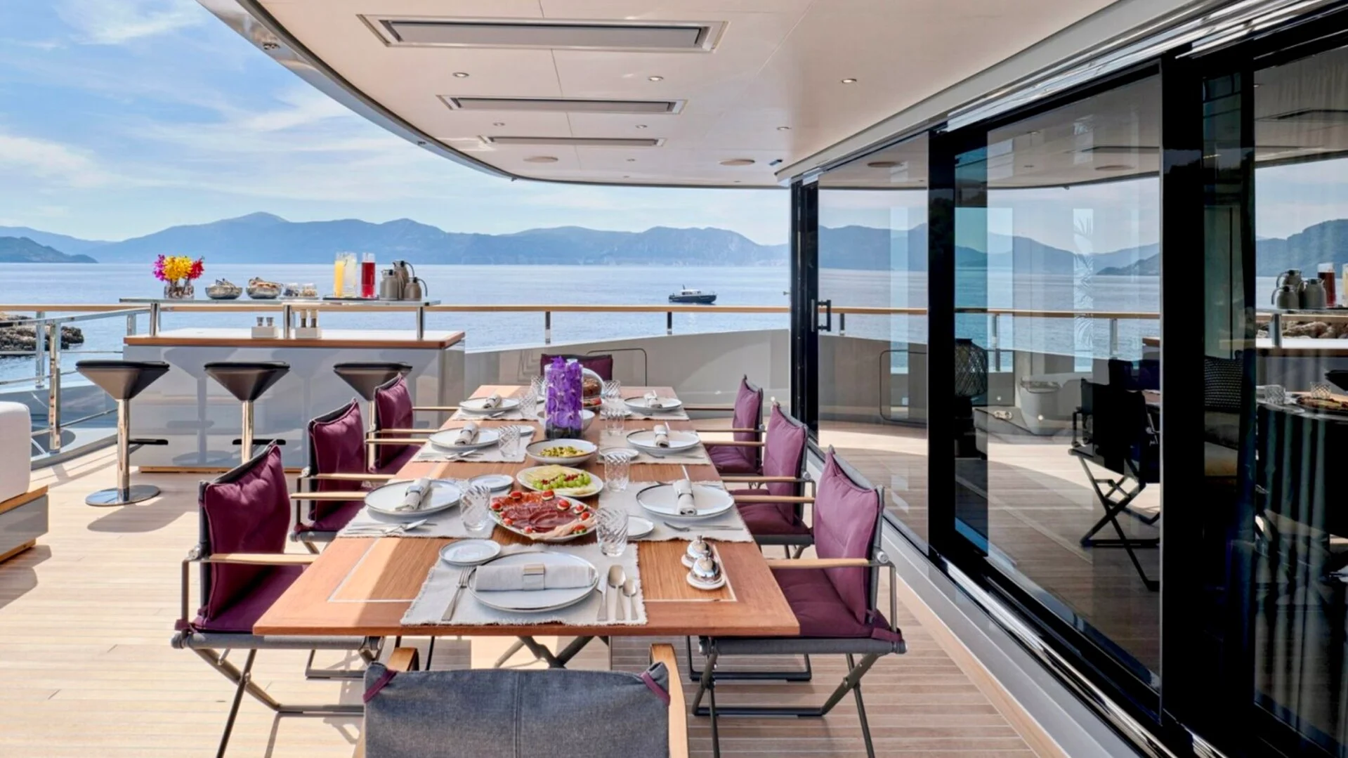 MAXIMILIAN MMIV yacht charter, photo 6