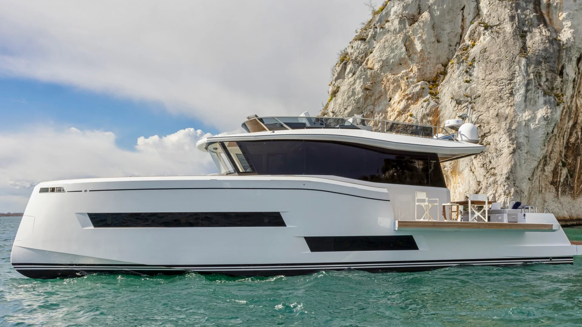 PARDO 60 luxury yacht charter French Riviera