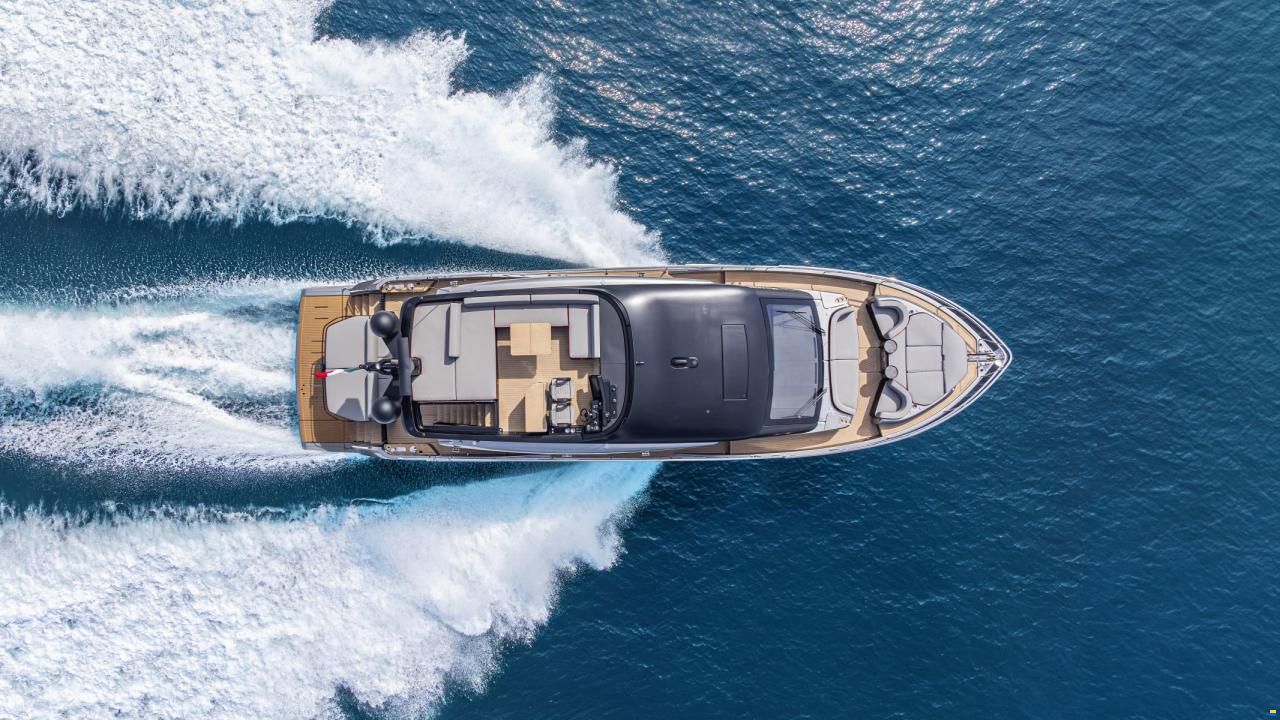 CRANCHI 67 yacht charter, photo 7
