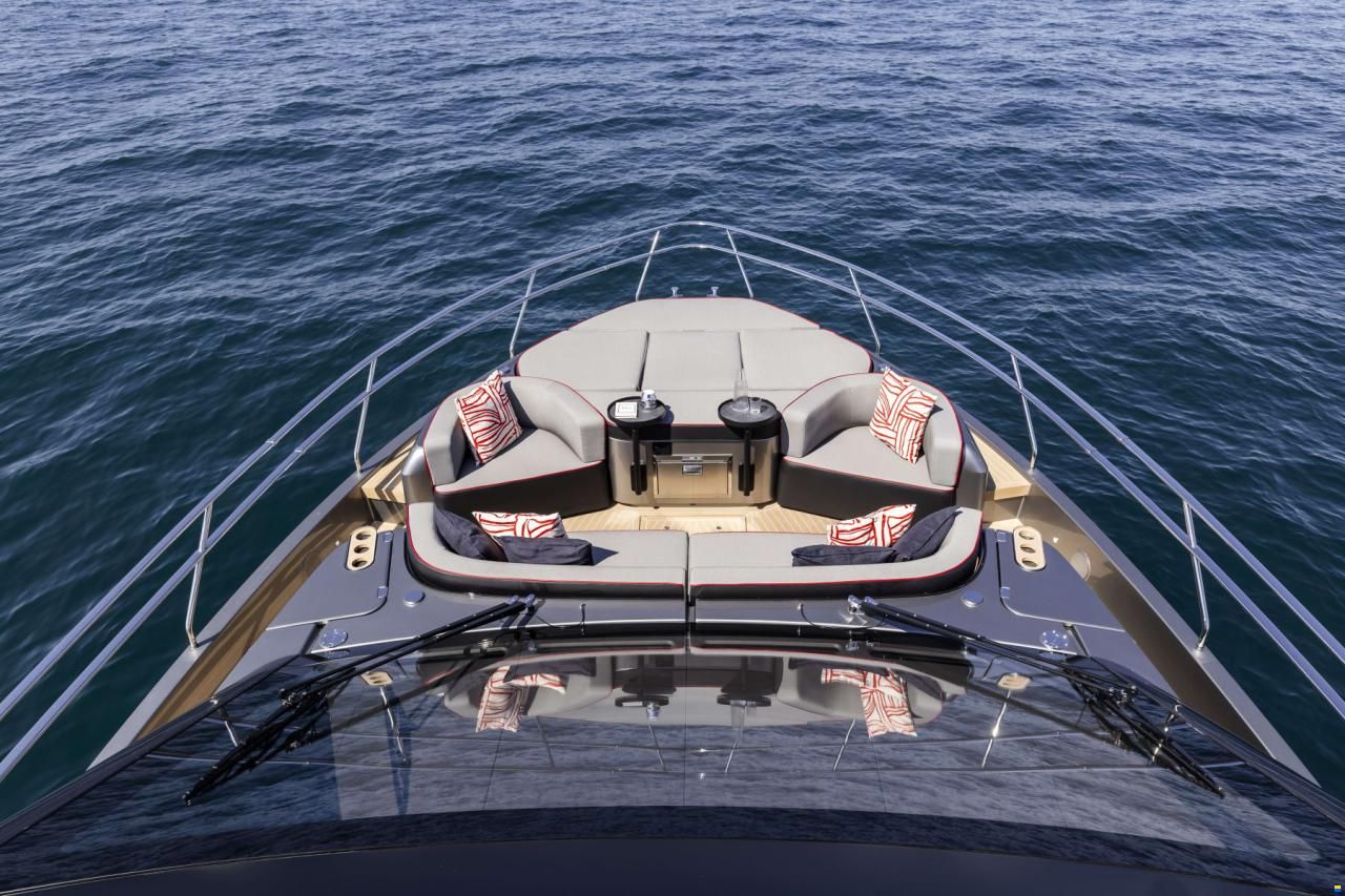 CRANCHI 67 yacht charter, photo 6