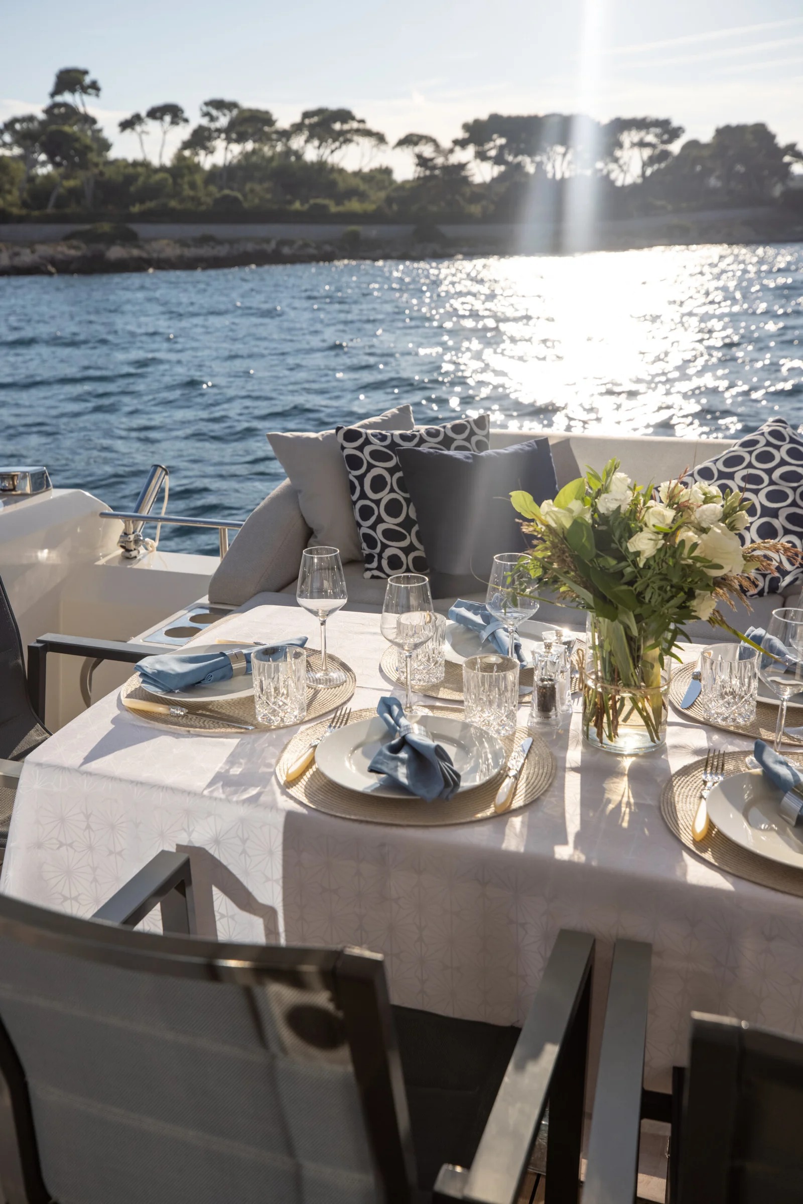 Prestige 680s yacht charter, photo 6
