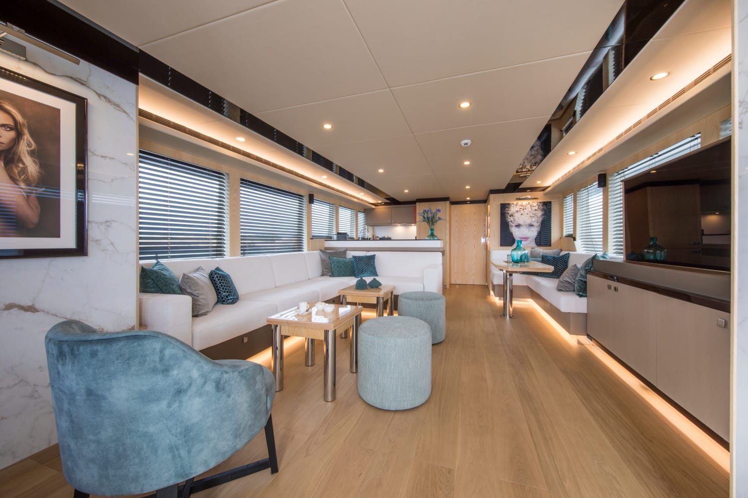 Vanquish 82 yacht charter, photo 4