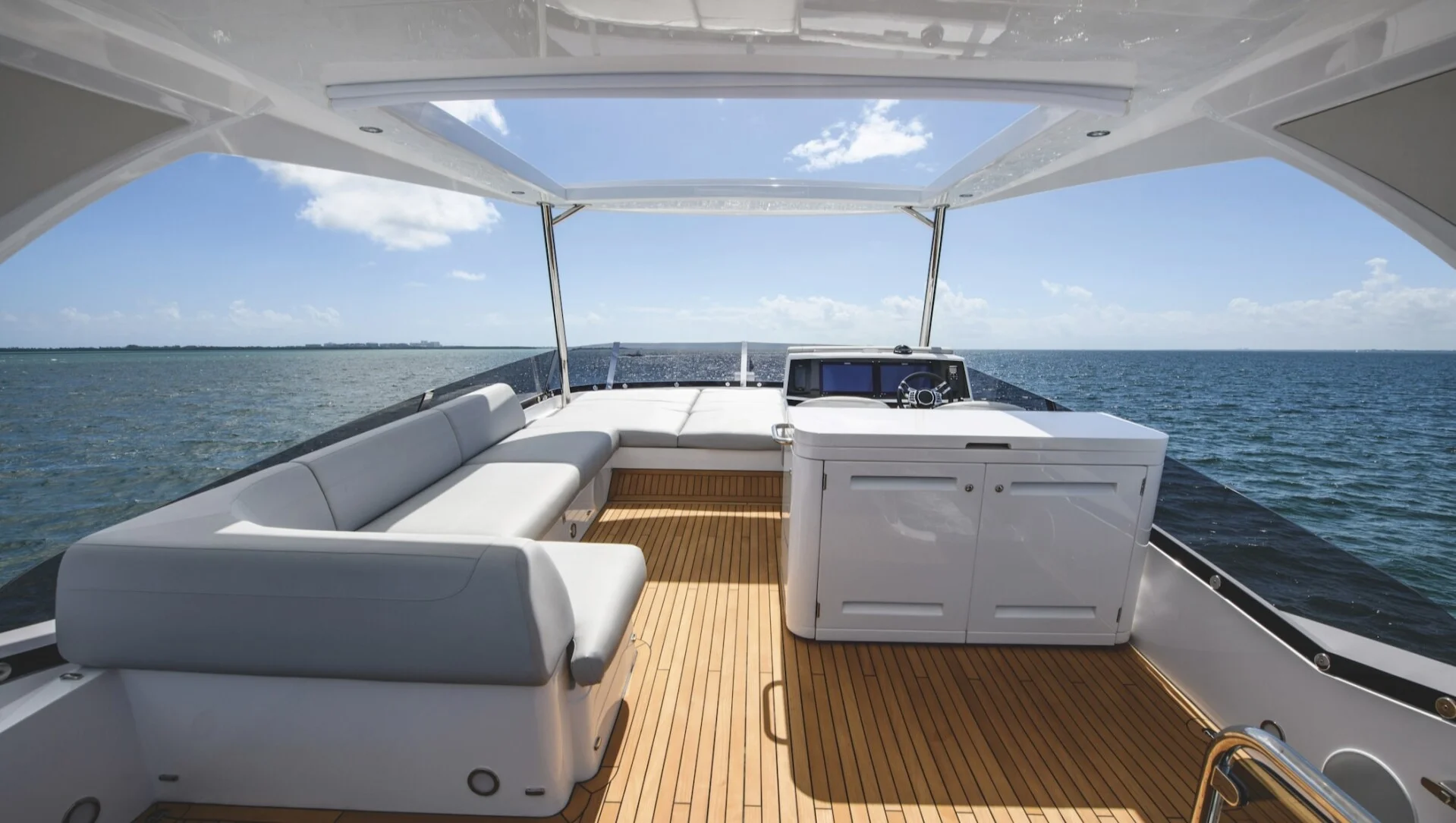 SUNSEEKER 68 yacht charter, photo 3