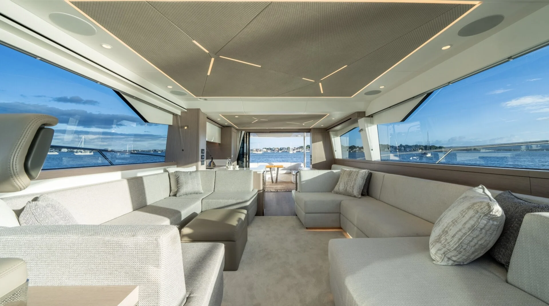SUNSEEKER 68 yacht charter, photo 4