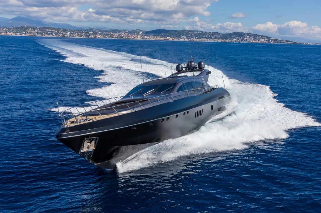 MANGUSTA 108 yacht interior