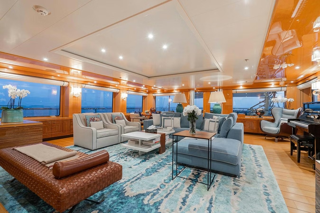 DEEP BLUE yacht charter, photo 4