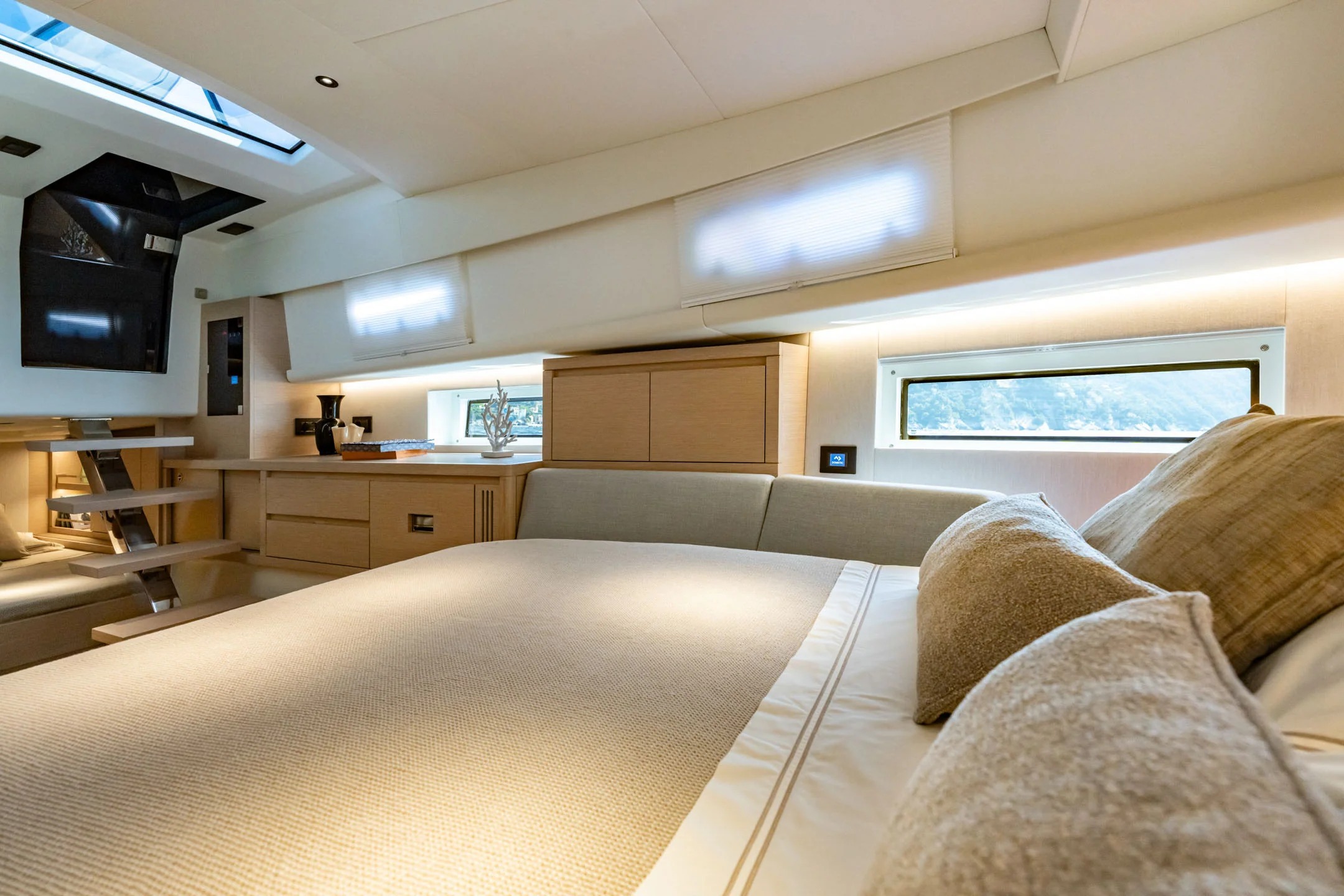 PARDO 43 yacht charter, photo 5