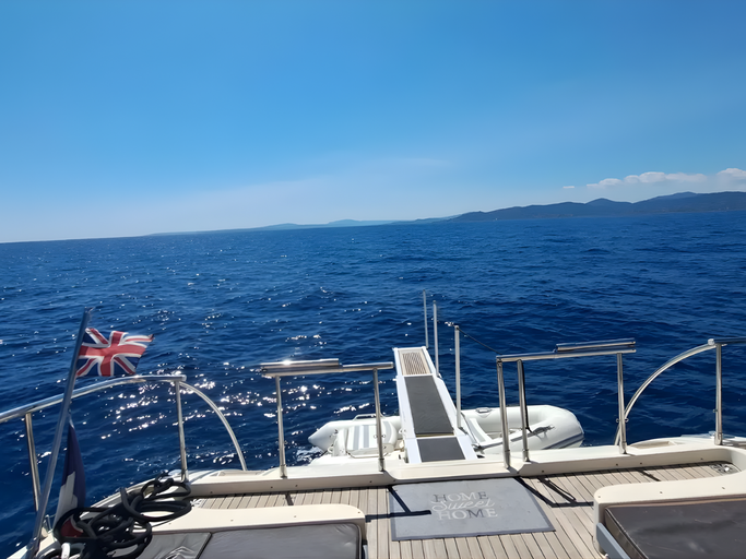 Léopard 23 sport yacht charter, photo 6