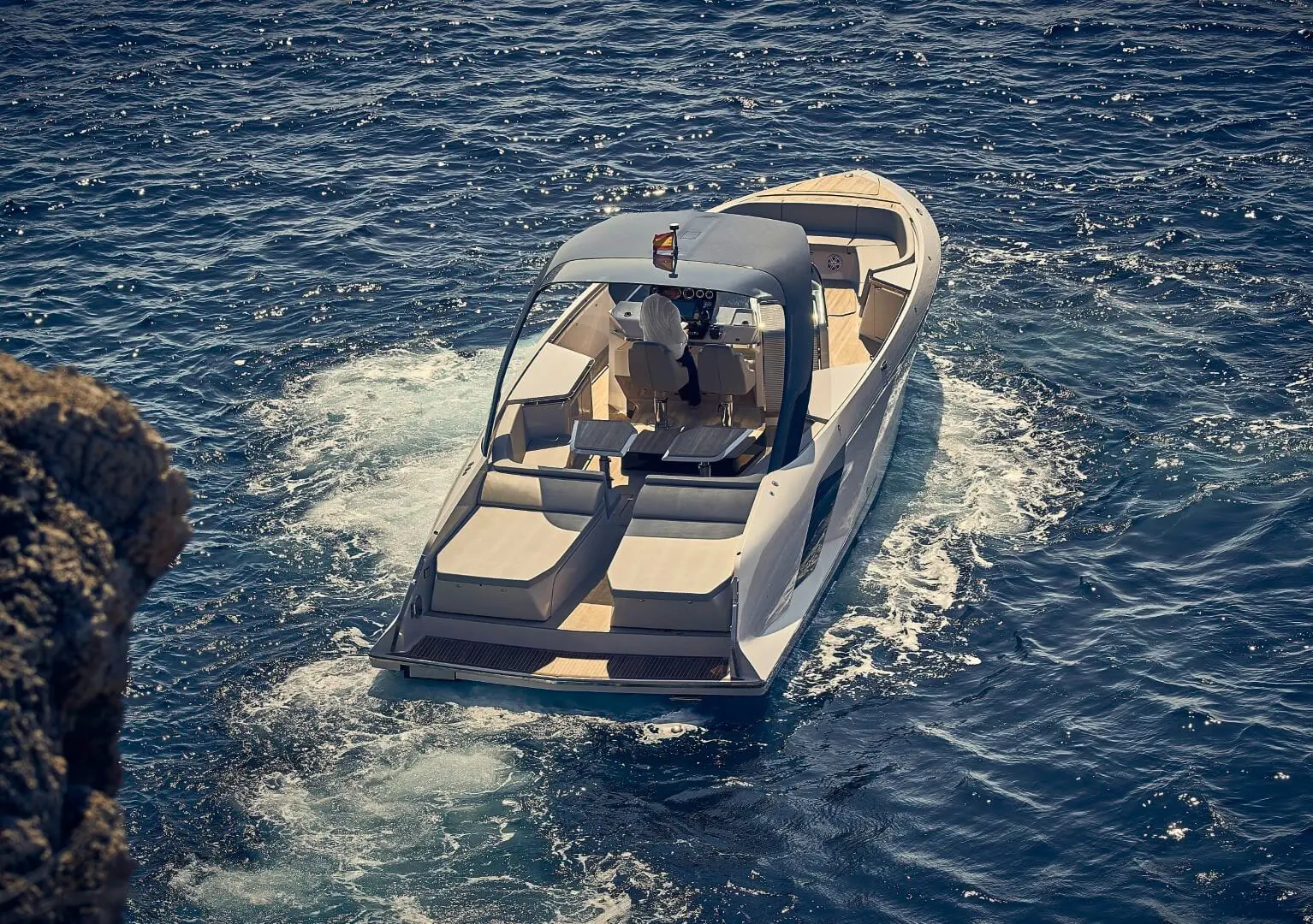 FRAUSCHER 1414 DEMON AIR yacht charter, photo 2