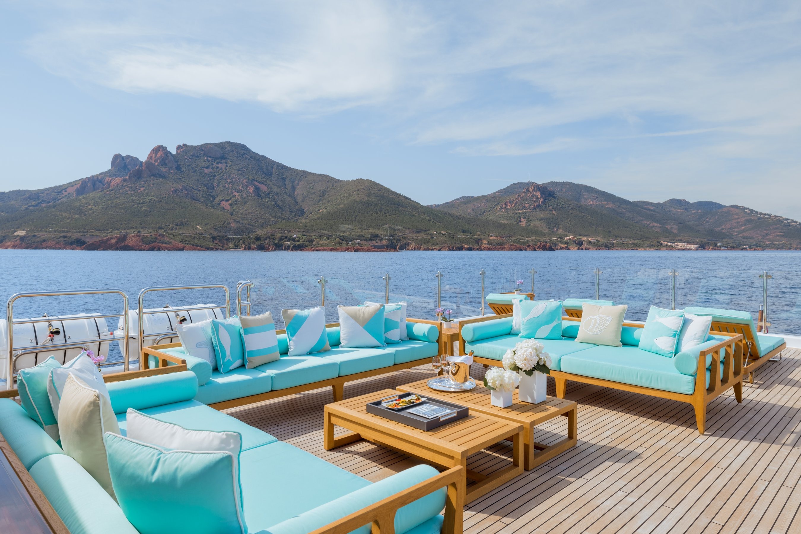 CLELIA III yacht charter, photo 3