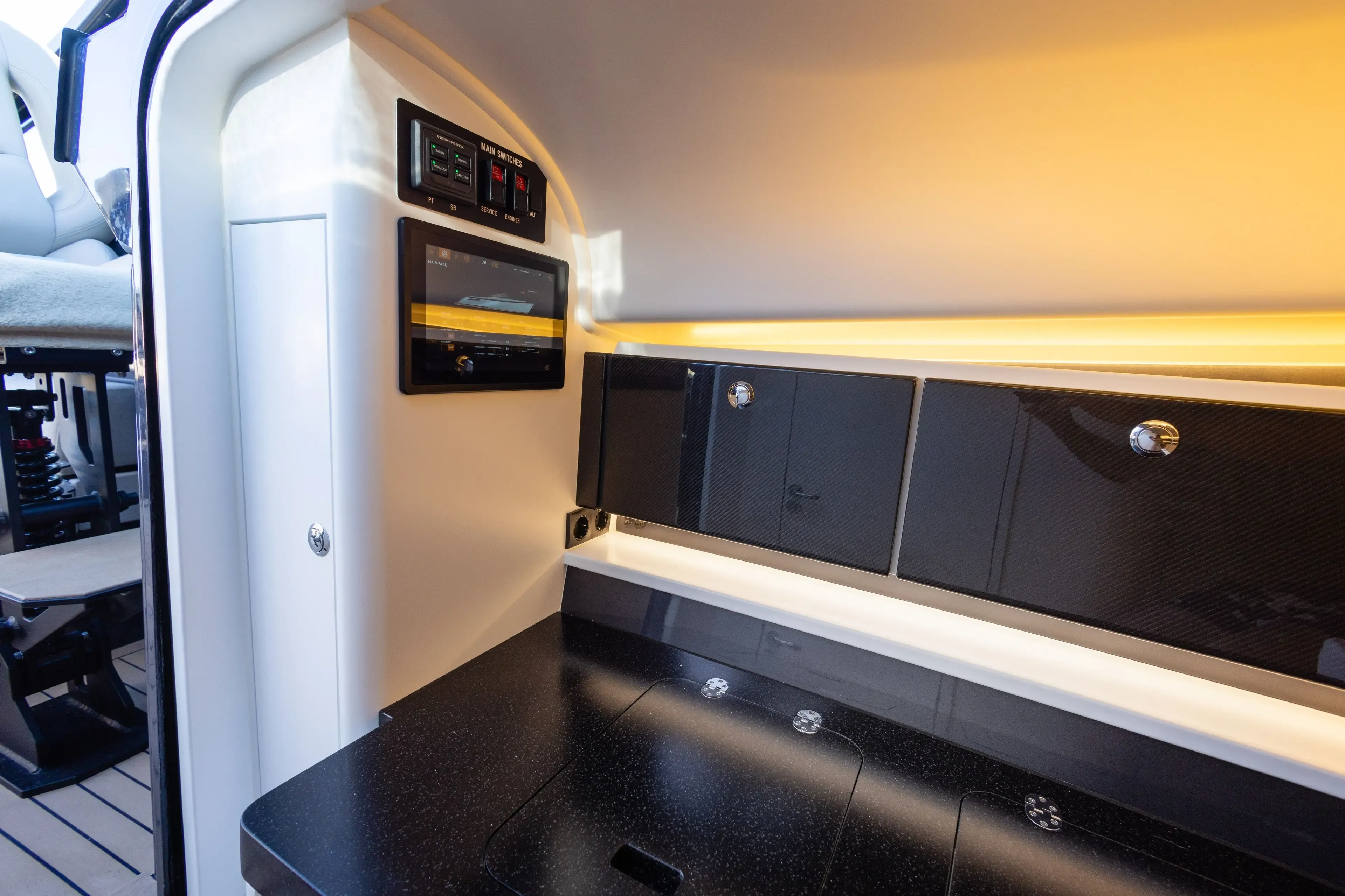 Wajer 38 yacht charter, photo 7