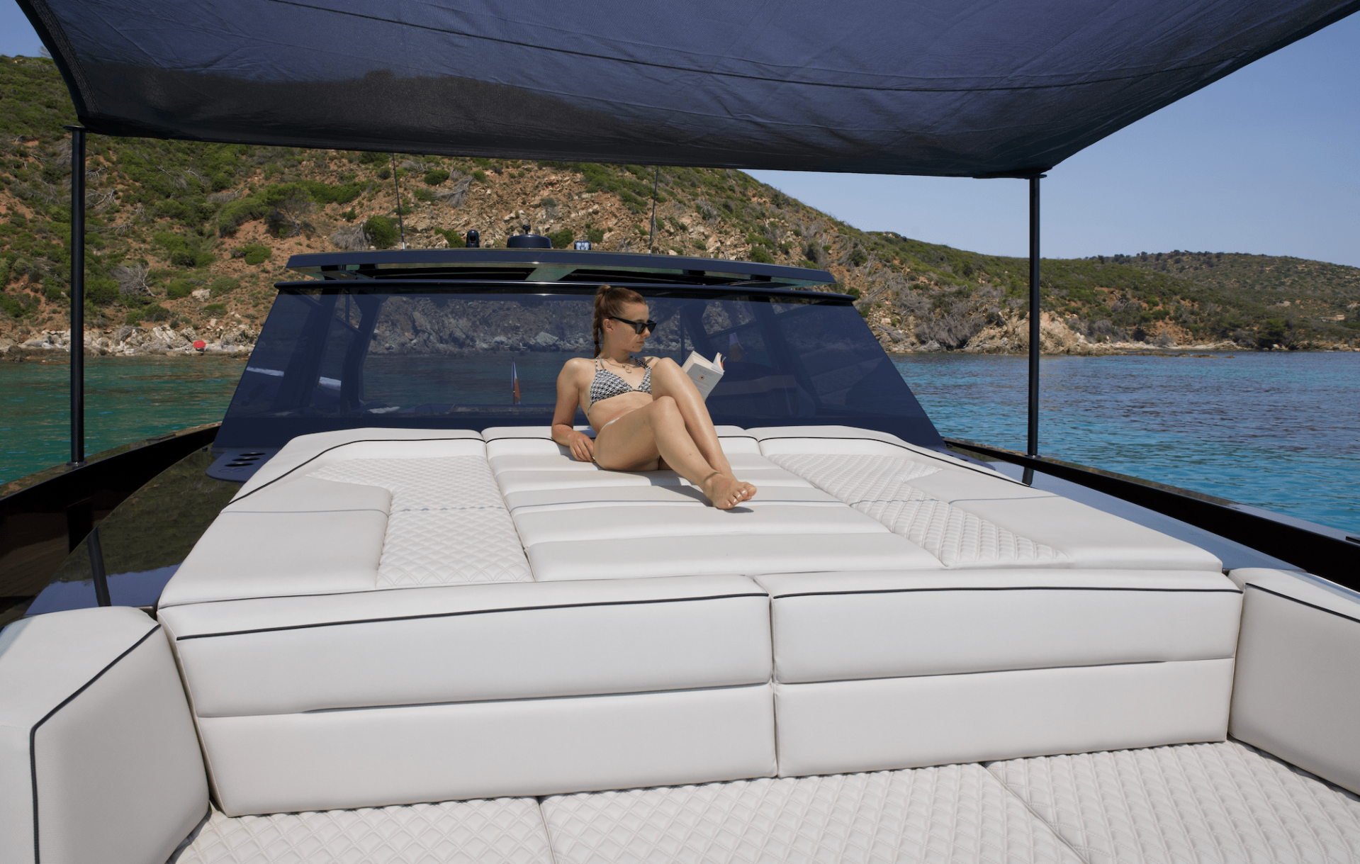 VANQUISH 58 yacht charter, photo 3
