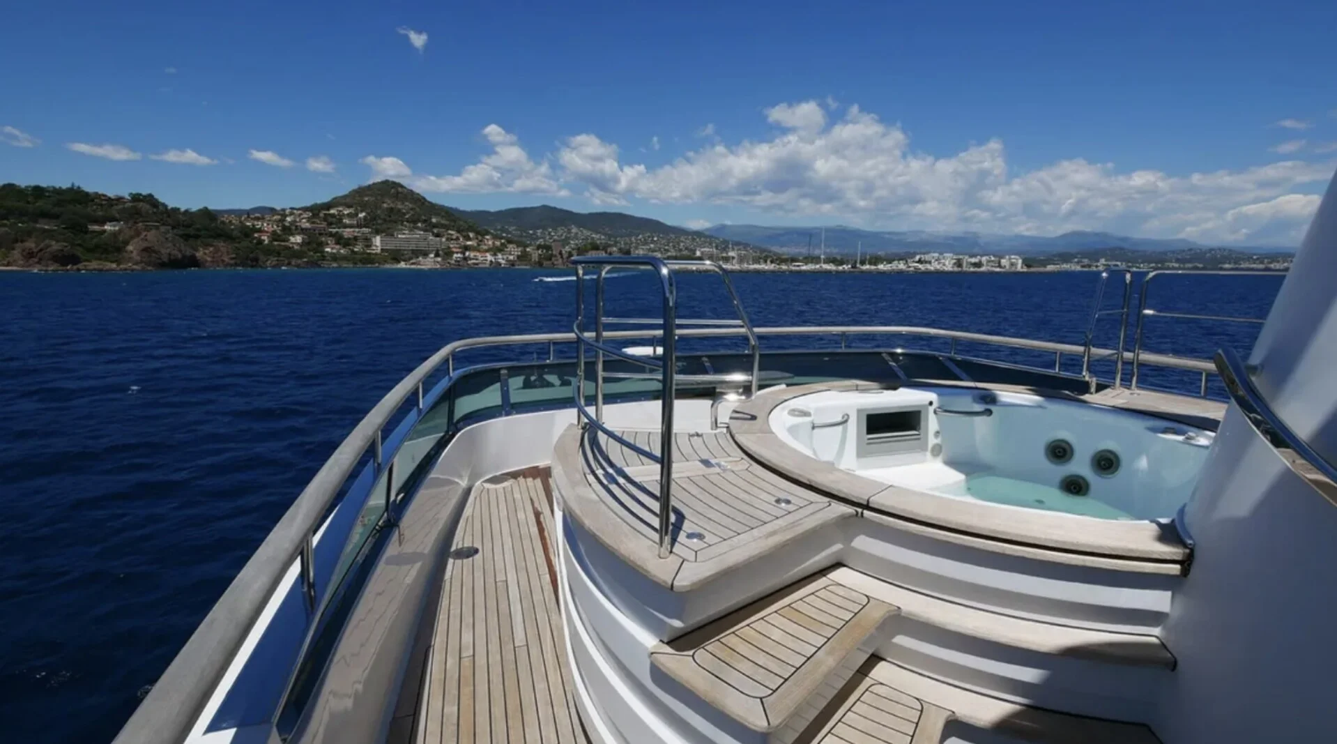 SUD yacht charter, photo 6