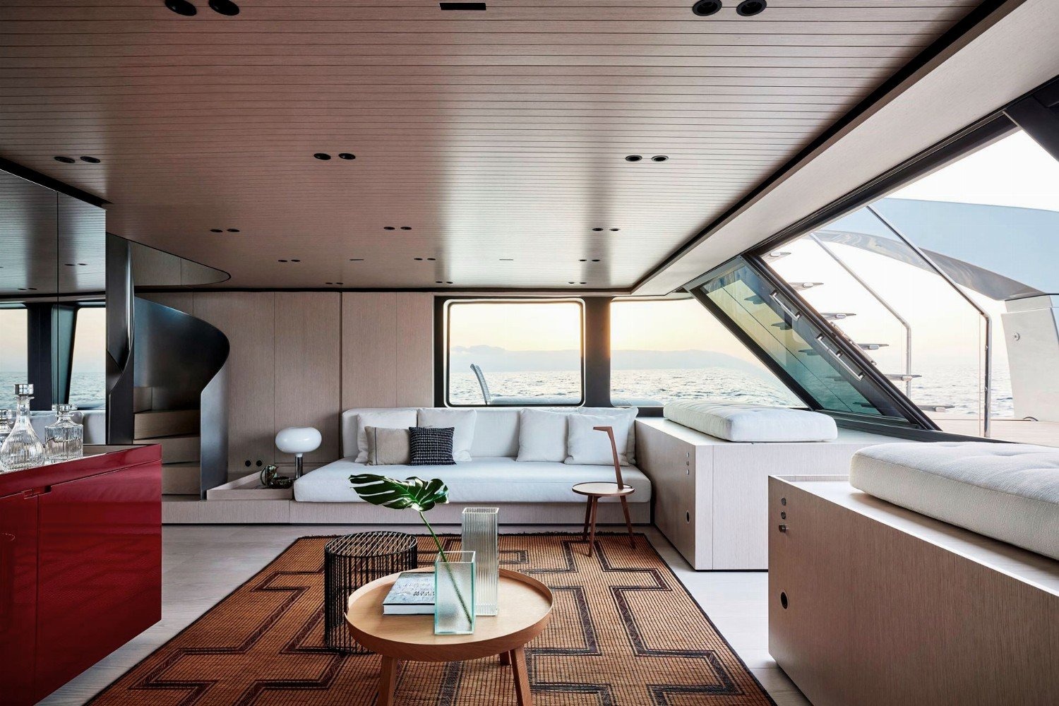 SX 100 yacht charter, photo 4
