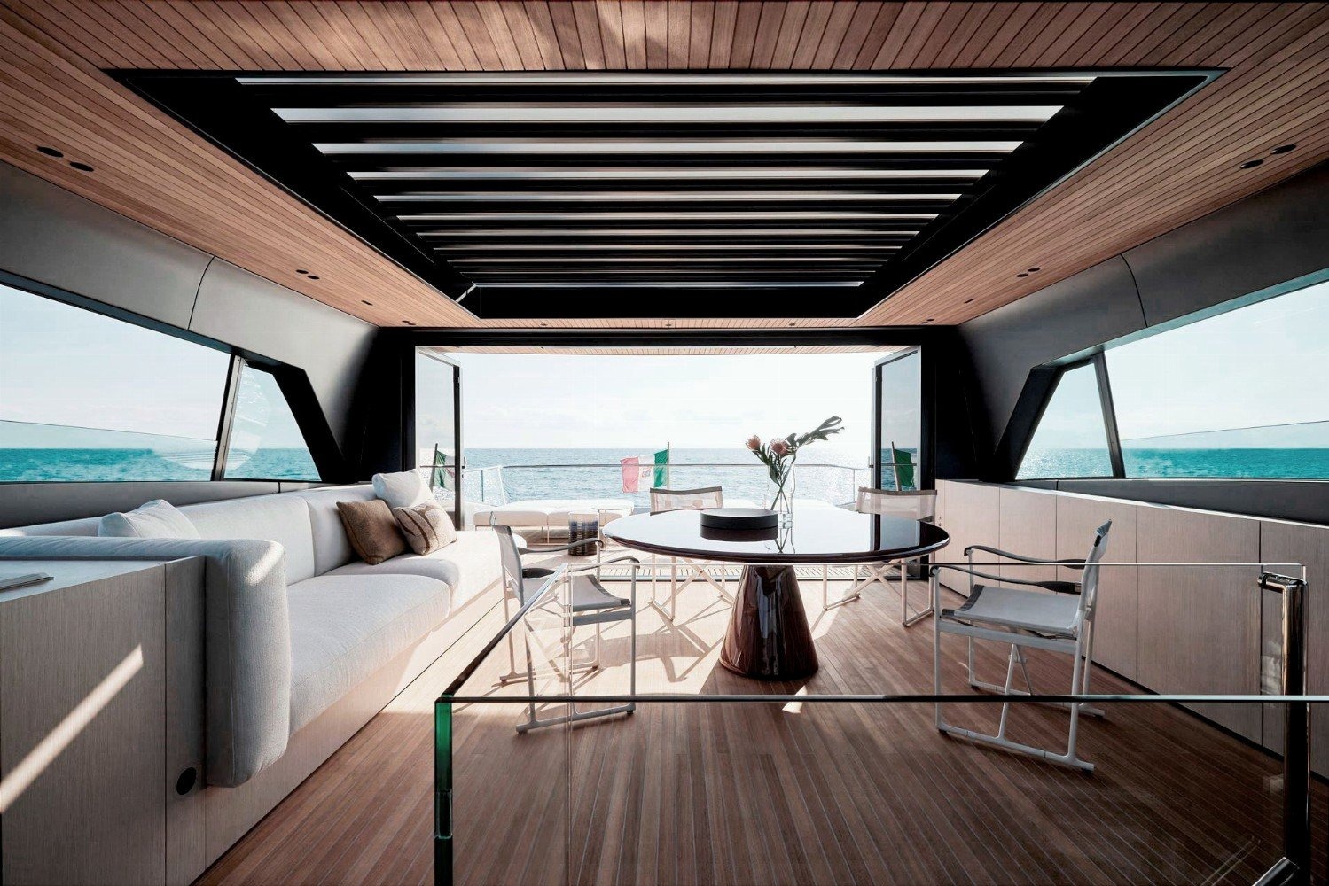 SX 100 yacht charter, photo 3