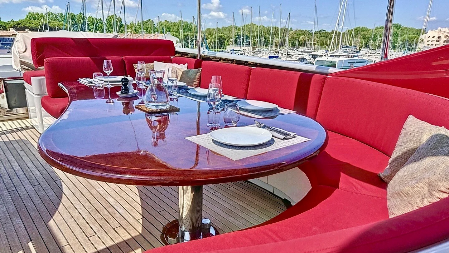 GUY COUACH 30 yacht charter, photo 8