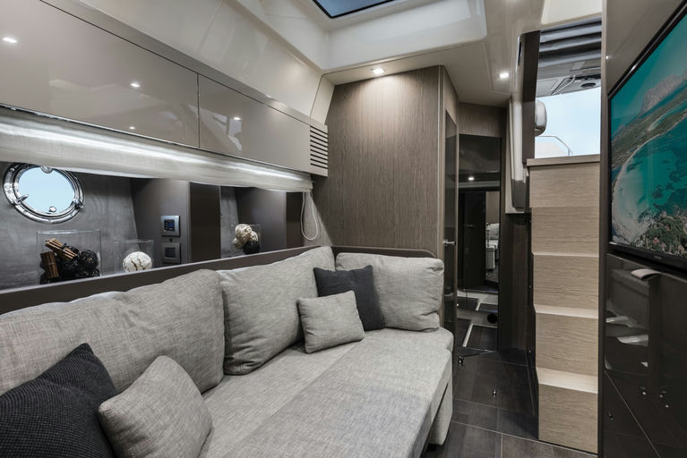 CRANCHI 44 yacht charter, photo 4