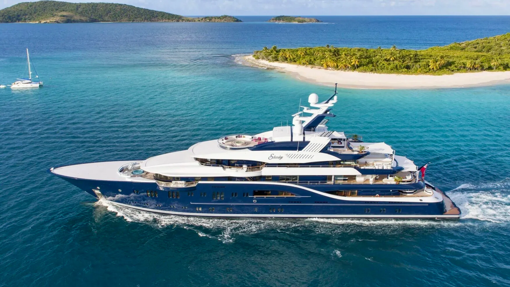 SOLANDGE yacht interior