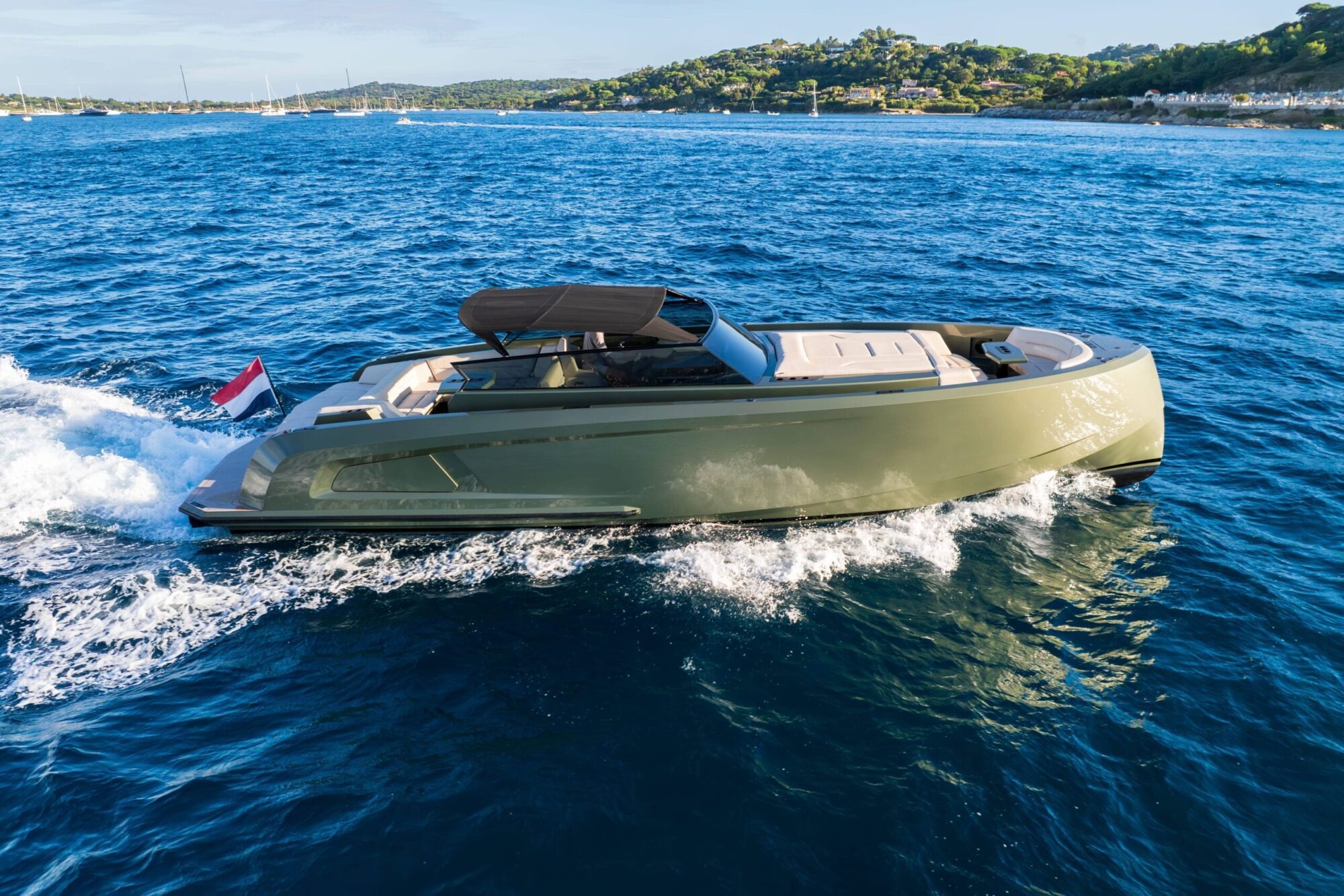 Vanquish 45 R yacht charter, photo 2