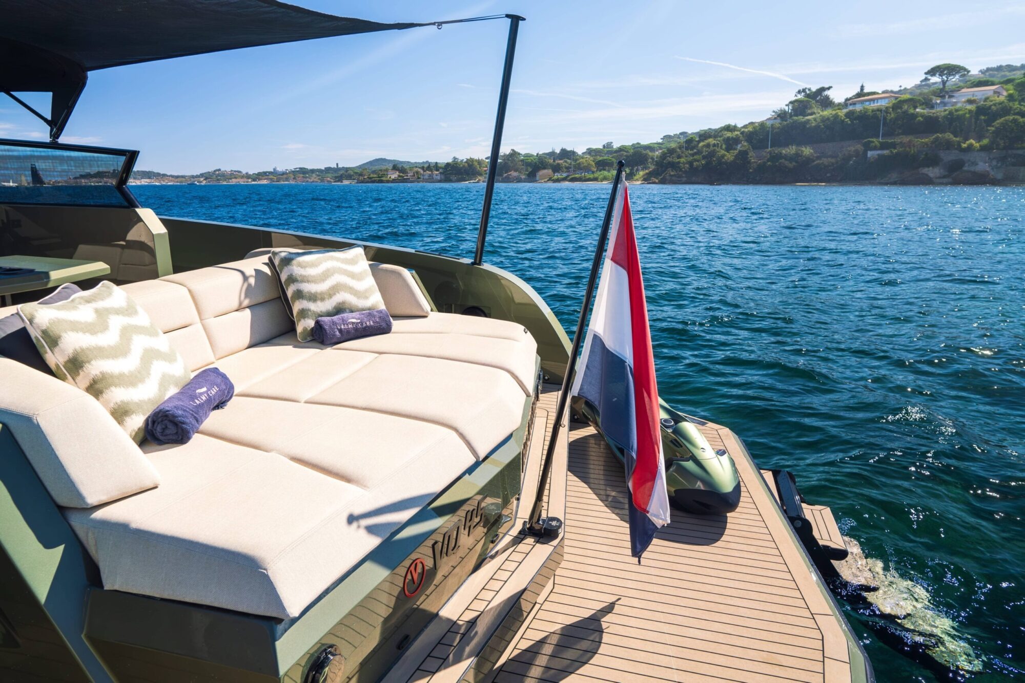 Vanquish 45 R yacht charter, photo 5
