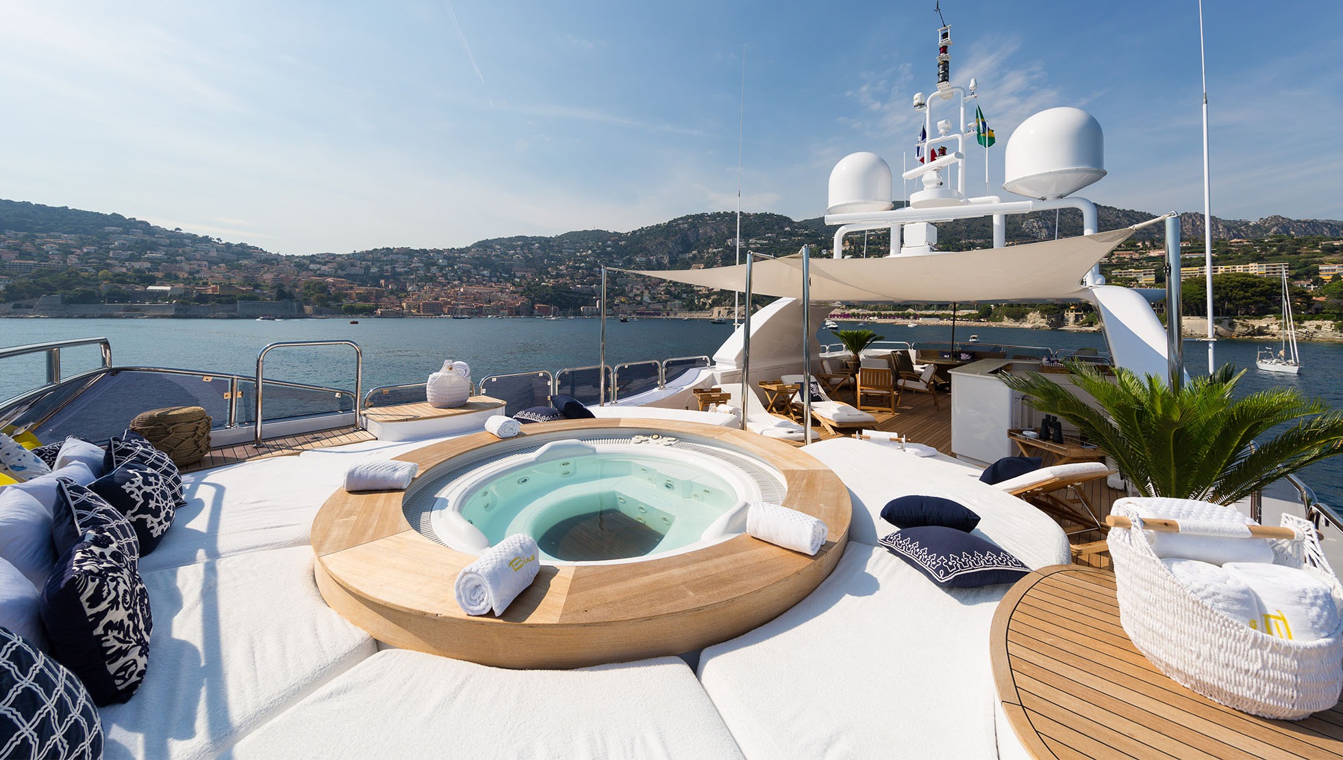 Bina yacht charter, photo 3