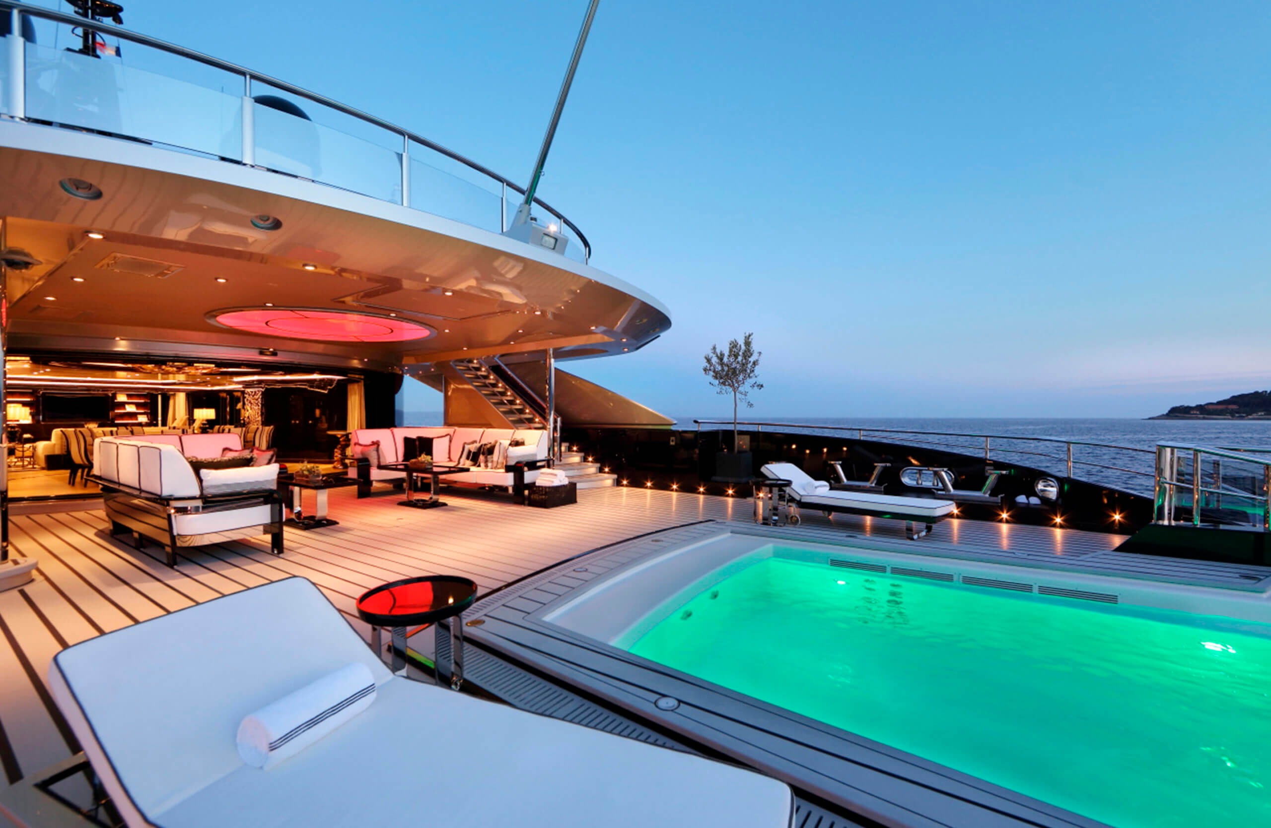OKTO yacht charter, photo 8