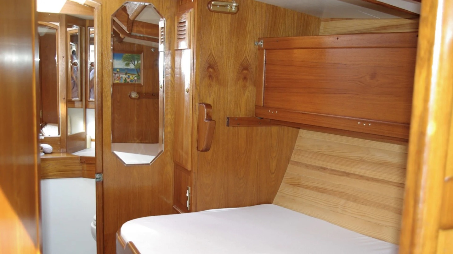 CNB BERNIC II yacht charter, photo 7