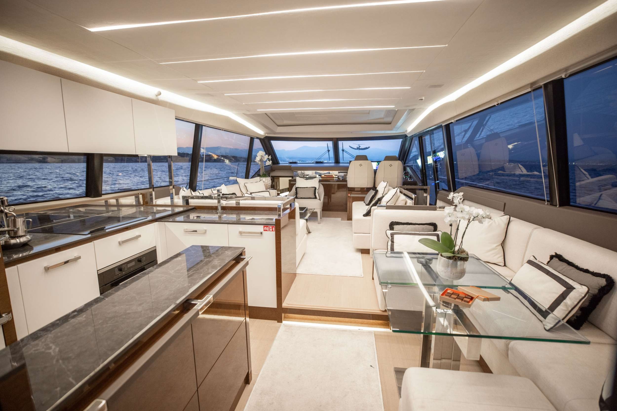 PRESTIGE 680 yacht charter, photo 7