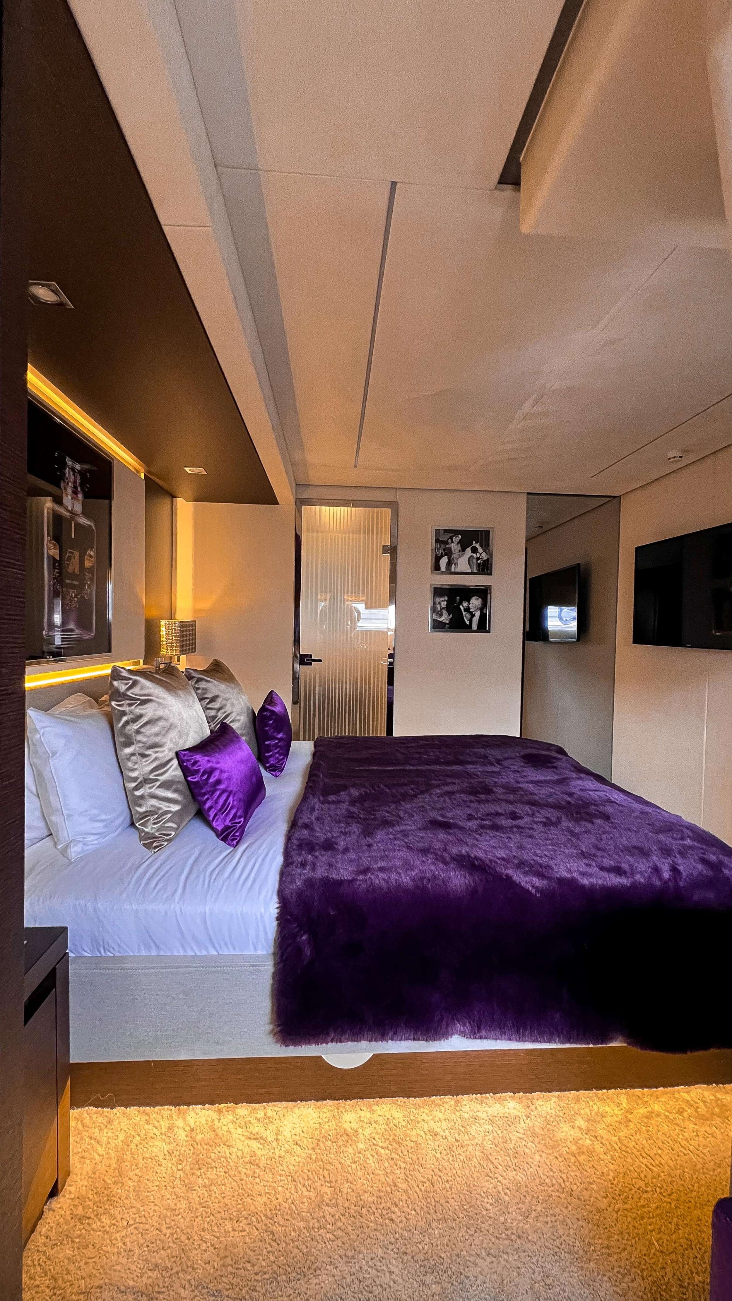 PRESTIGE 680 yacht charter, photo 8